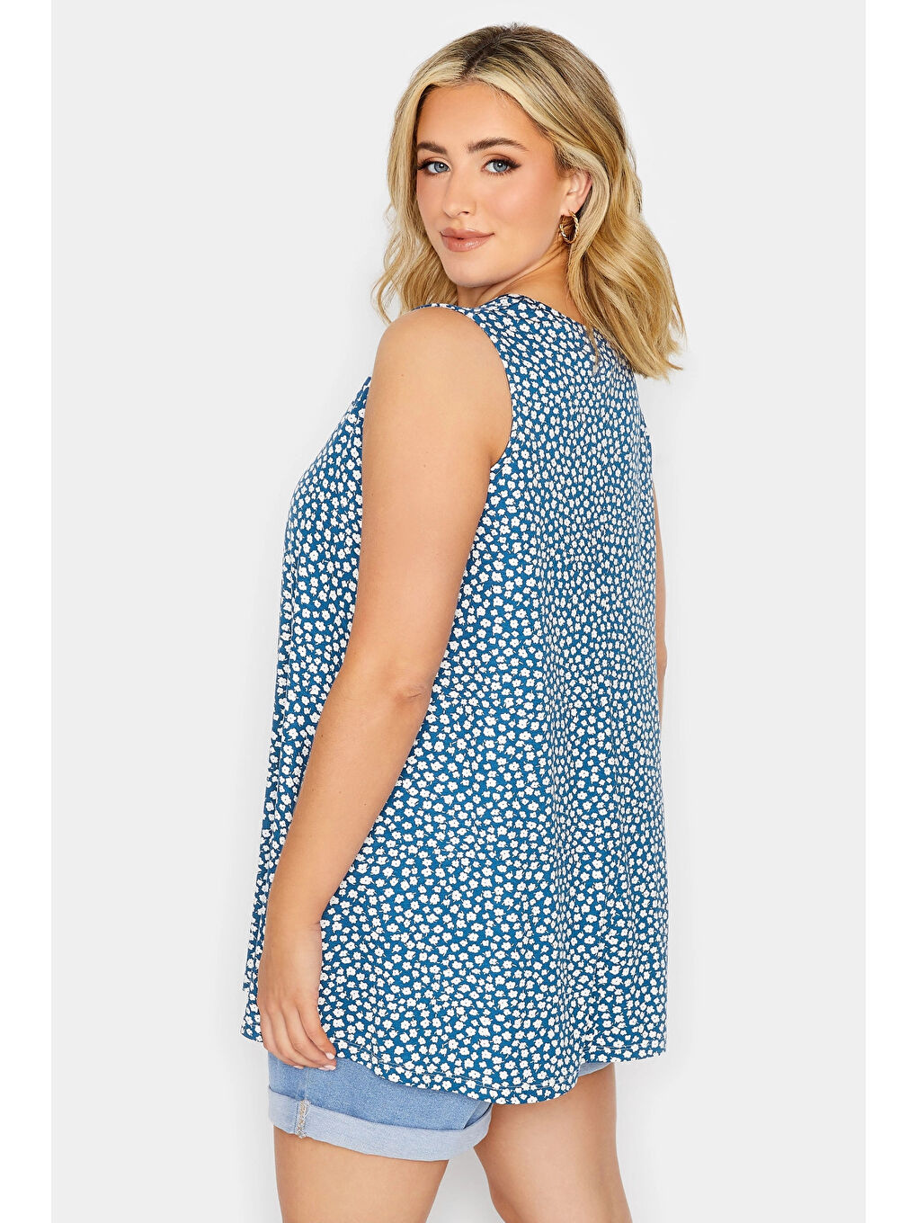 Mavi Büyük Beden Kolsuz V Yaka Desenli Elastanlı Bluz 302066-4