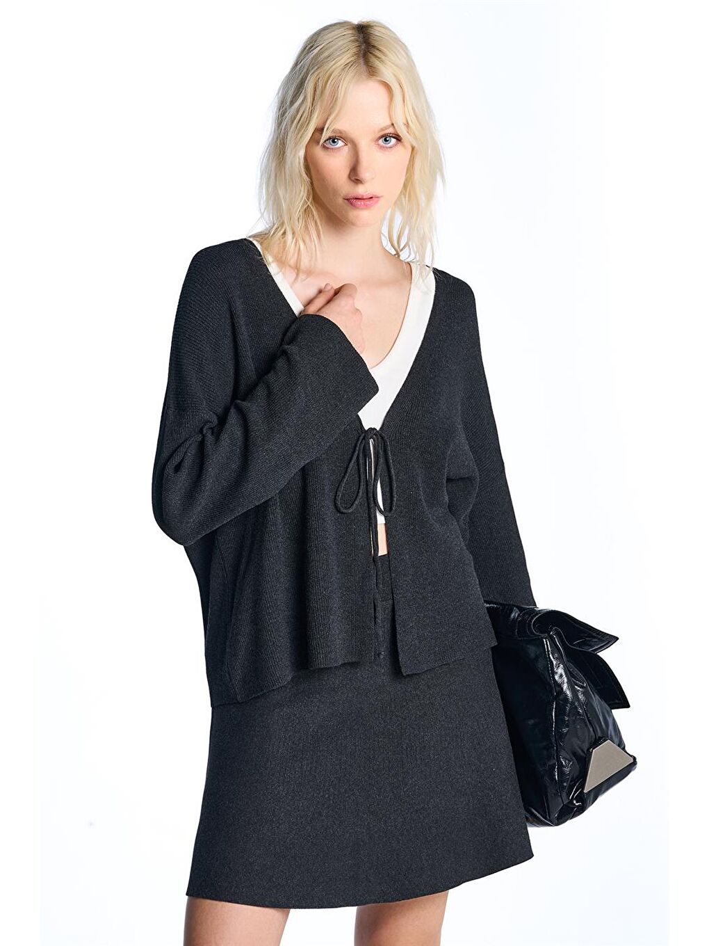 Antrasit Önden Bağcıklı Triko Hırka