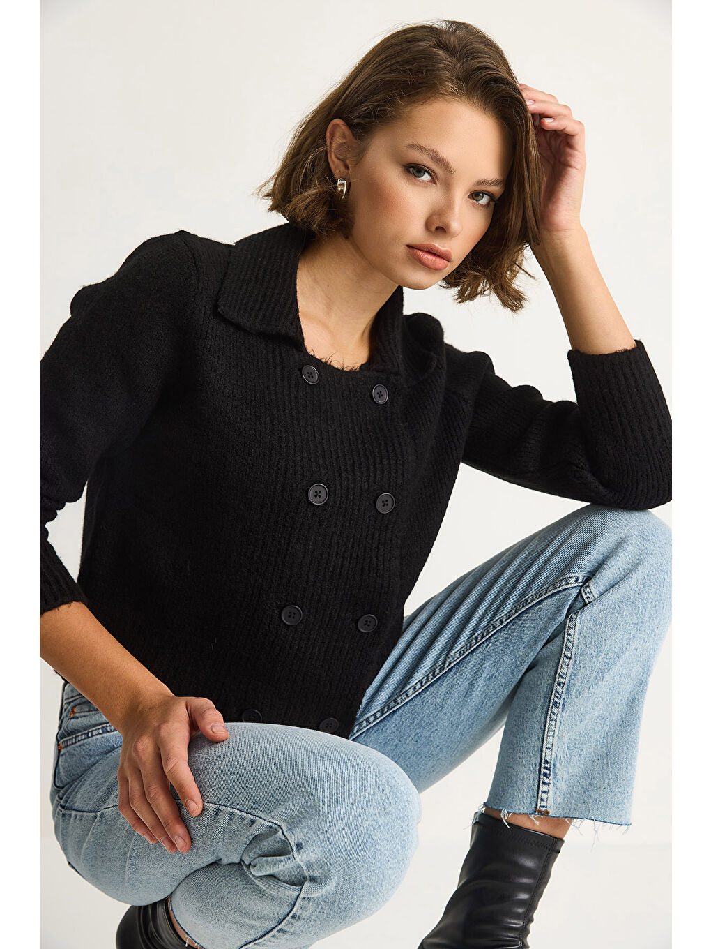 Siyah Kadın Polo Yaka Düğmeli Yumuşak Hırka-2