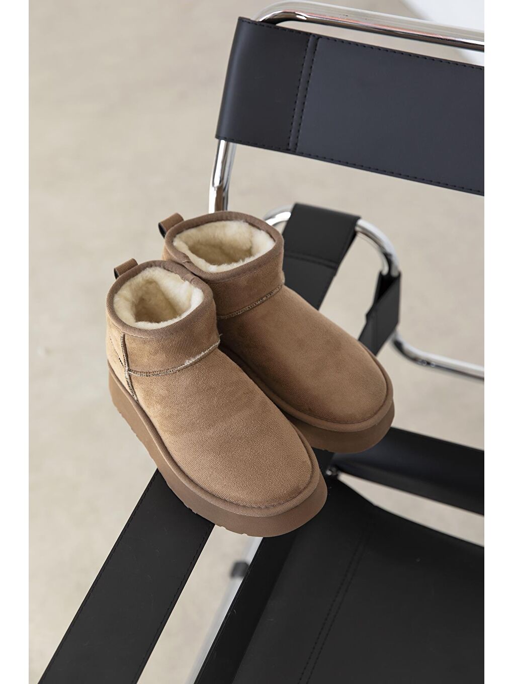 Bej Salvador  Kadın  İçi Tüylü Kalın Taban  Süet Yarım  Bot Vizon