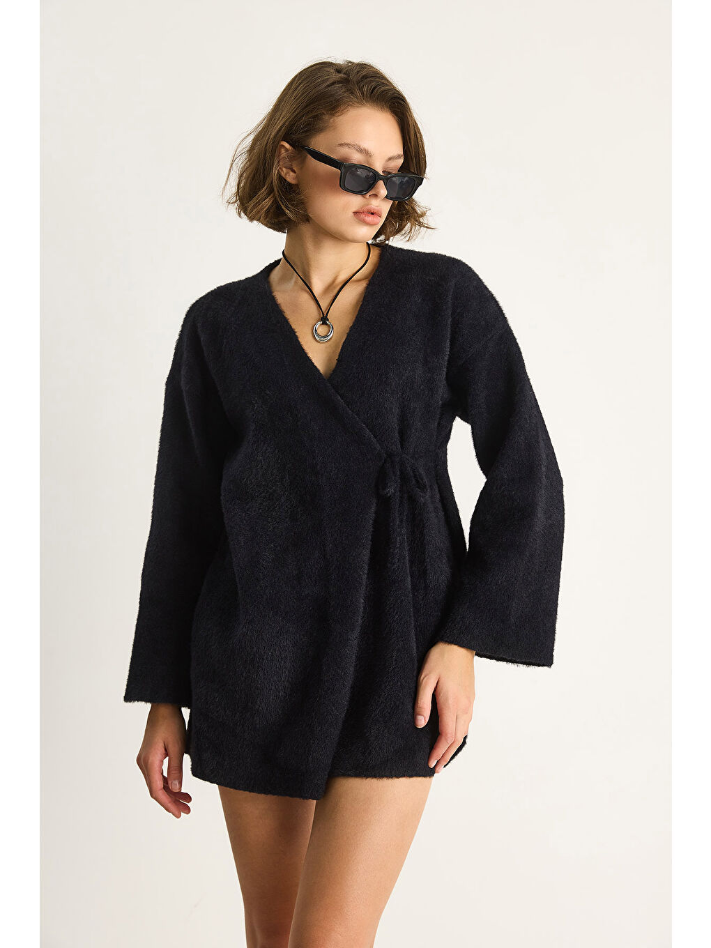 Siyah Kadın Kruvaze Kapama Yandan Bağlamalı Yumuşak Dokulu Triko Kimona W-2