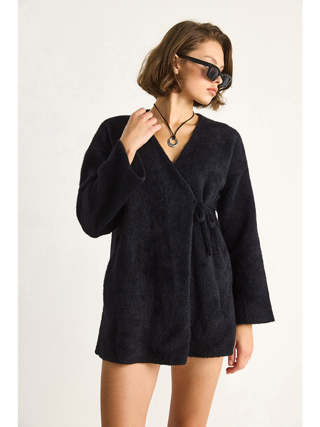 Siyah Kadın Kruvaze Kapama Yandan Bağlamalı Yumuşak Dokulu Triko Kimona W-4