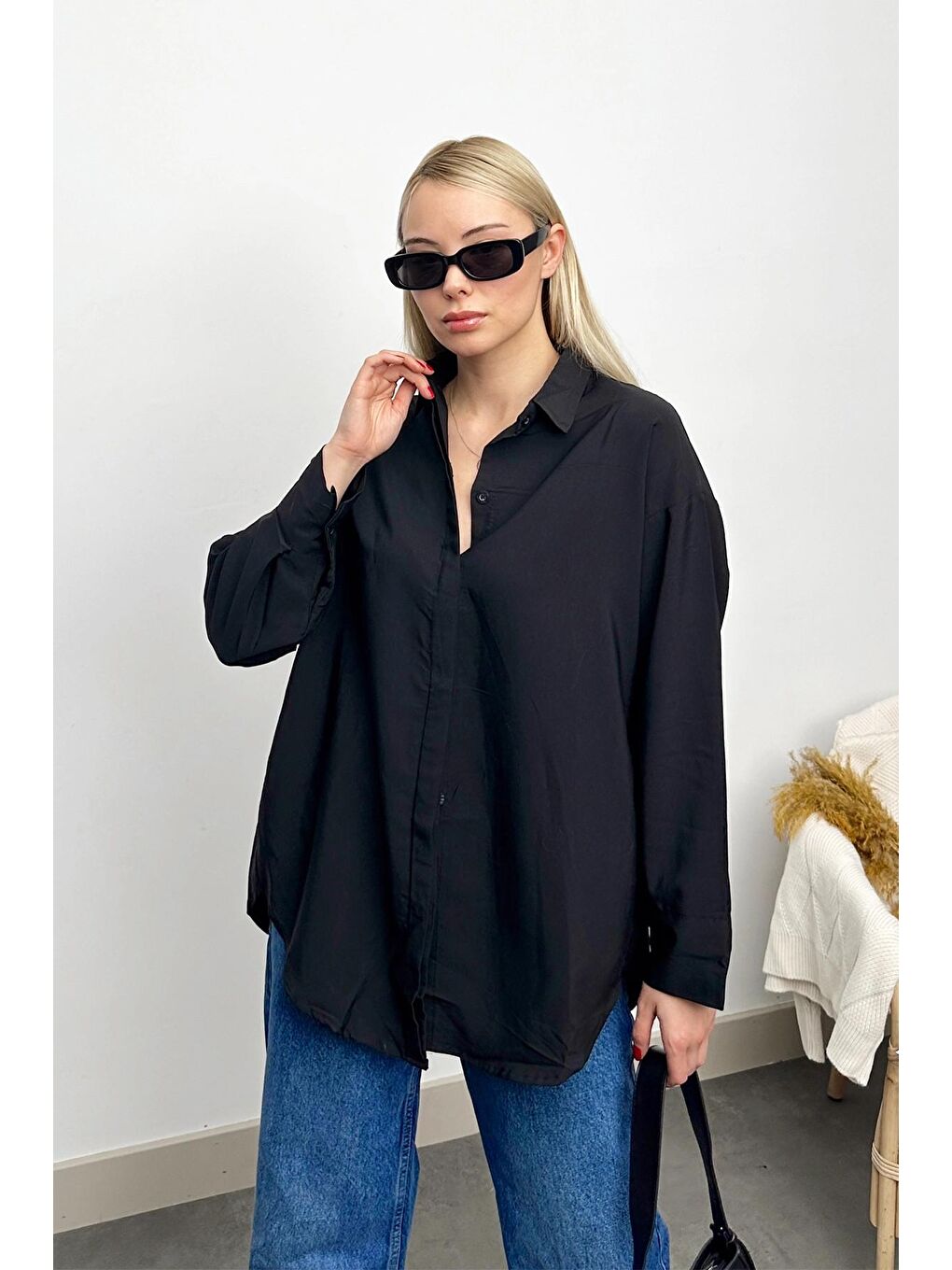 Siyah Oversize Uzun Dokuma Gömlek-3