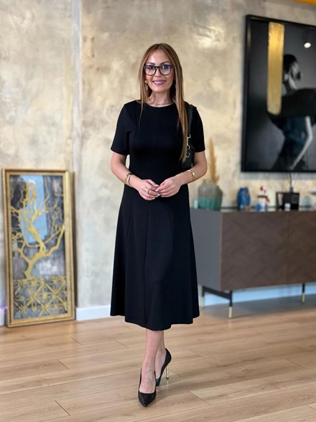 Siyah Kadın Kısa Kollu Bisiklet Yaka Midi Viskon Iki Iplik Elbise