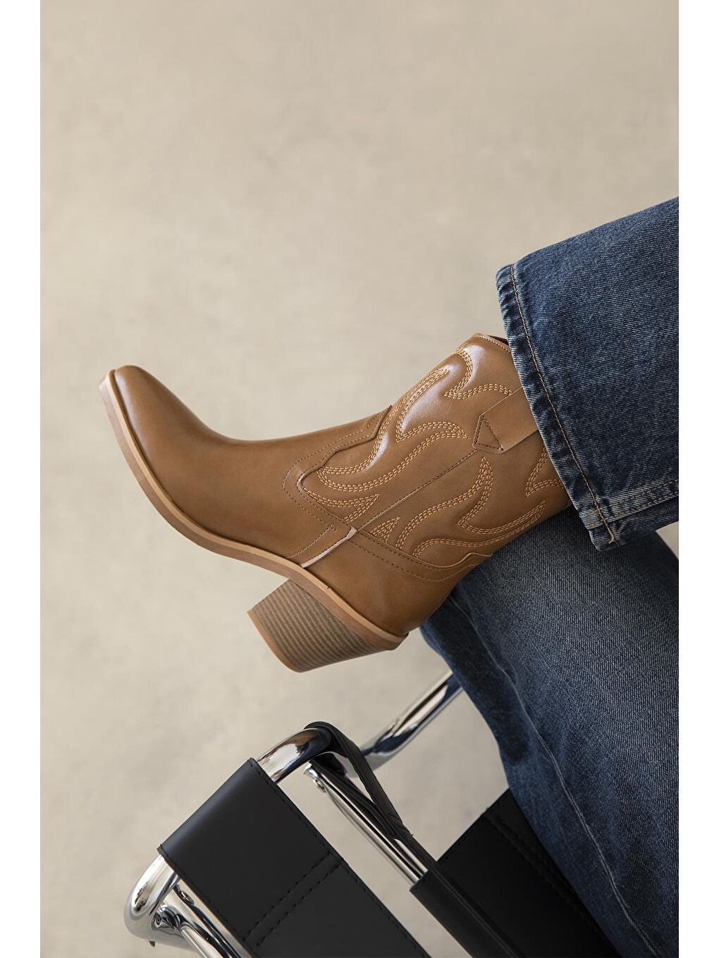 Kahverengi Hadley Kadın Kırışık Deri Topuklu Bot Camel