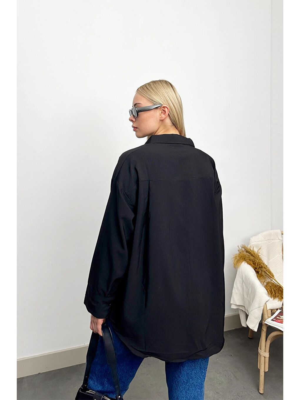 Siyah Oversize Uzun Dokuma Gömlek-4