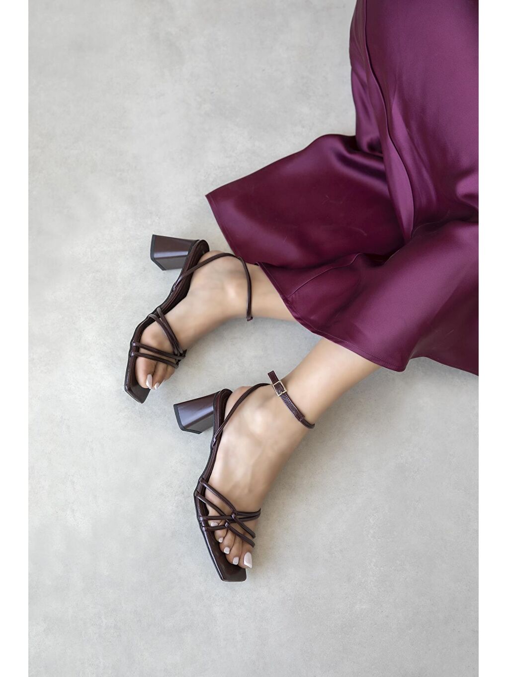 Onika Kadın Topuklu Kırışık Deri Sandalet Bordo-1