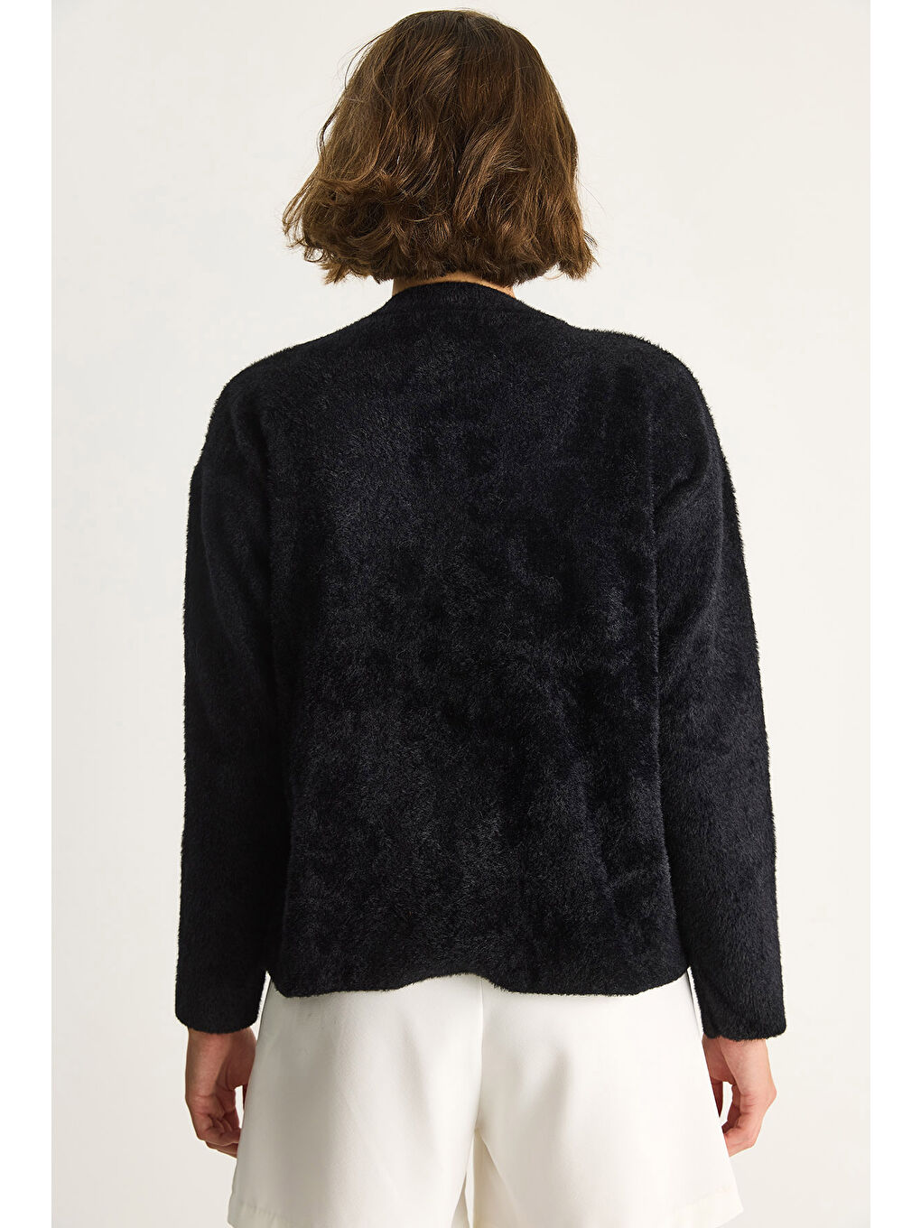 Siyah Kadın V Yaka Düğmeli Çiçek Aksesuarlı Yumuşak Dokulu Hırka-7