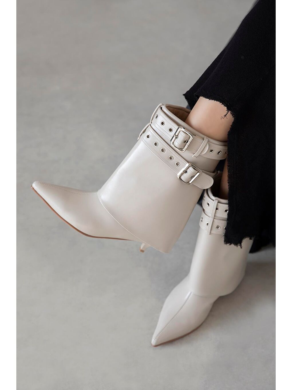 Katy Kadın Aksesuar Detay Kırışık Deri Bot Bej-1