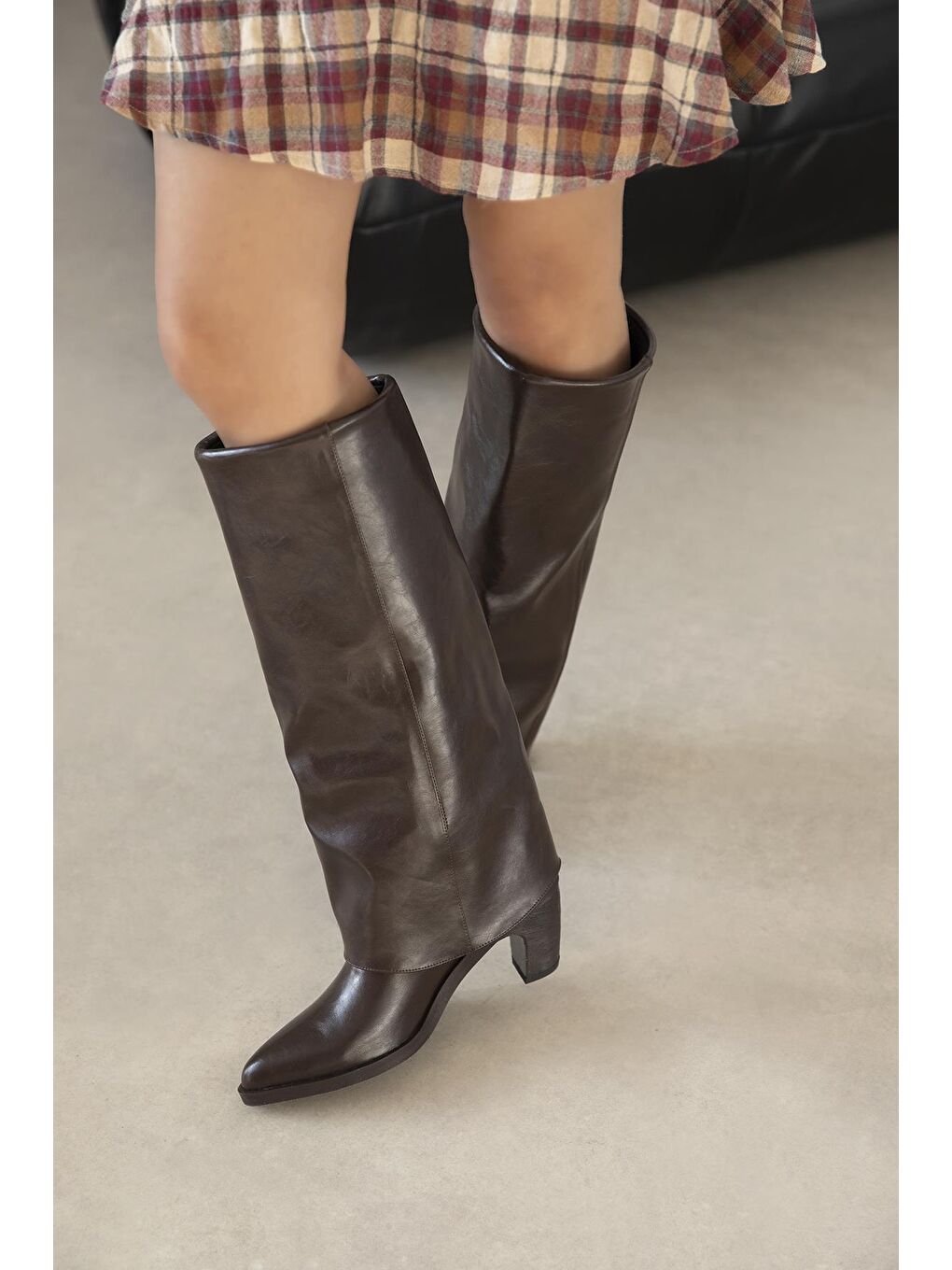 Kahverengi Henrik Kadın Tozluk Detay Kırışık Deri Çizme Kahve-3