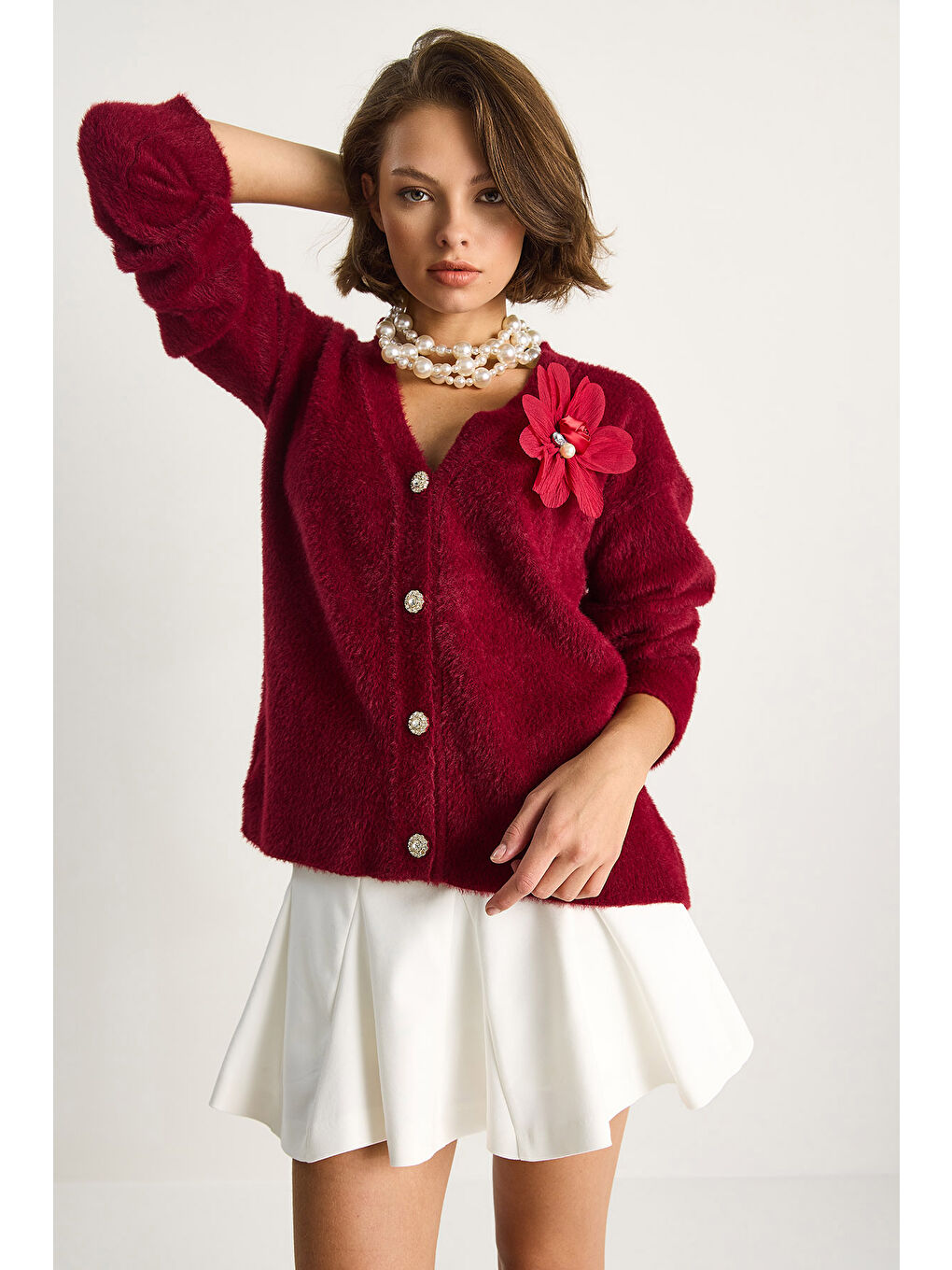 Bordo Kadın V Yaka Düğmeli Çiçek Aksesuarlı Yumuşak Dokulu Hırka-2