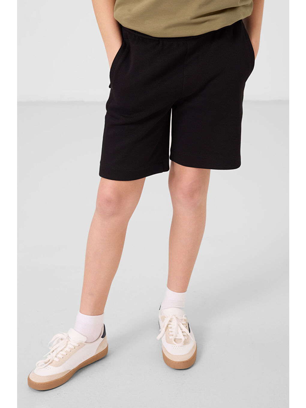Siyah Pamuklu Yumuşak Dokulu Standart Fit Basic Erkek Çocuk Şort - 11293-1