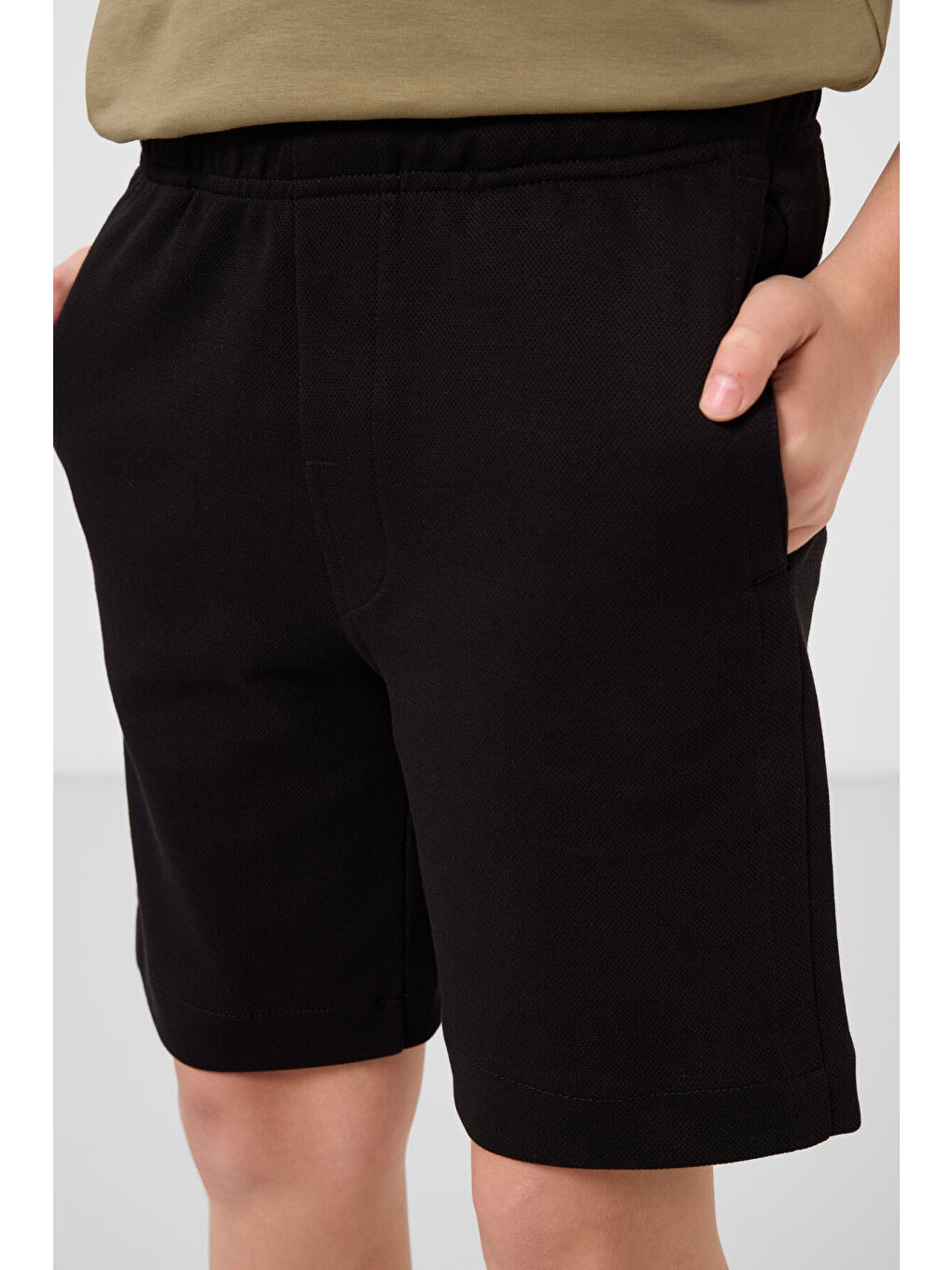 Siyah Pamuklu Yumuşak Dokulu Standart Fit Basic Erkek Çocuk Şort - 11293-3