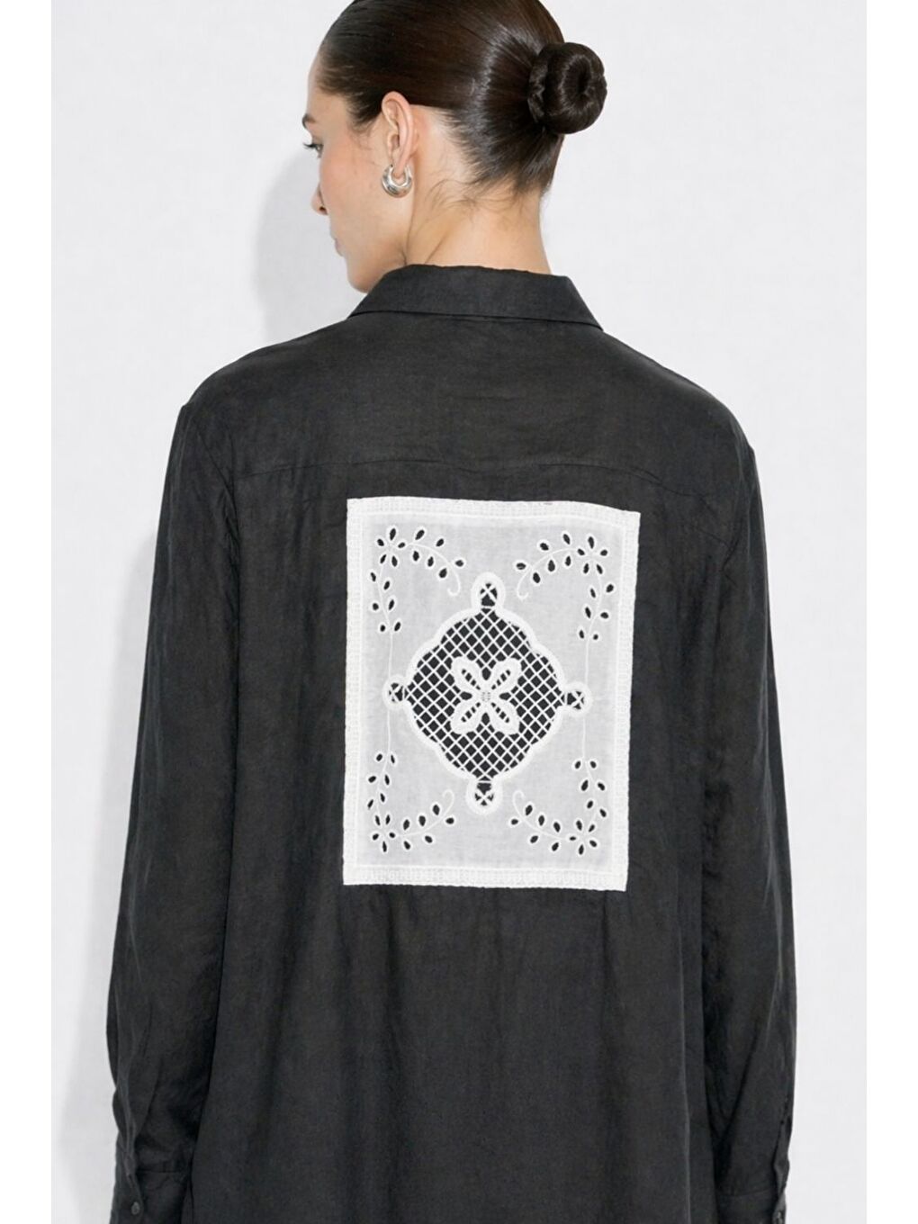 Sırt Güpür Detaylı Siyah Gömlek Tunik-2