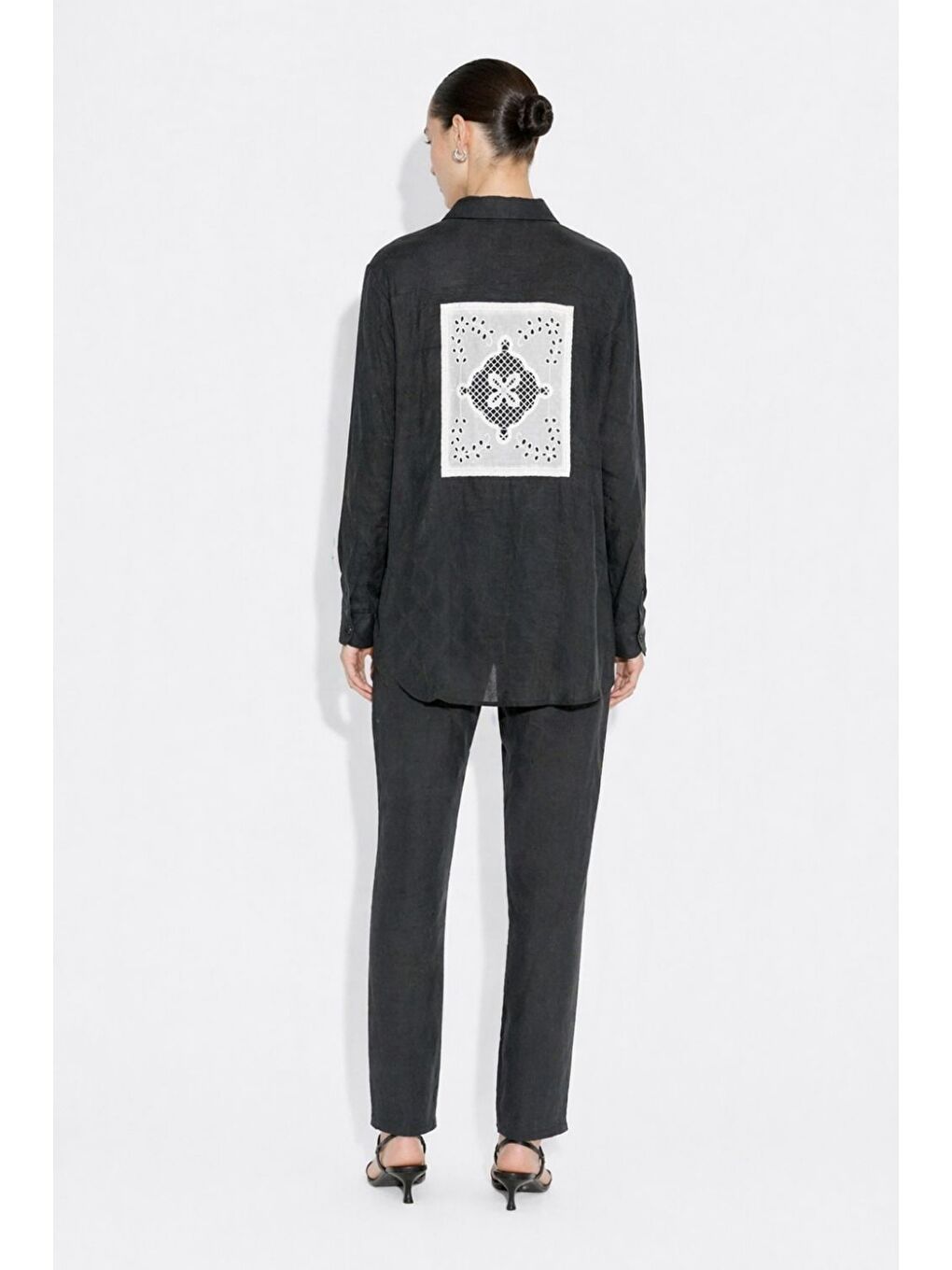 Sırt Güpür Detaylı Siyah Gömlek Tunik-3