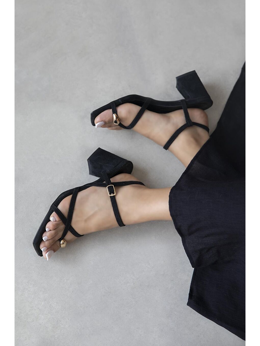 Ketrin Kadın Parmak Arası Süet  Sandalet Siyah-2