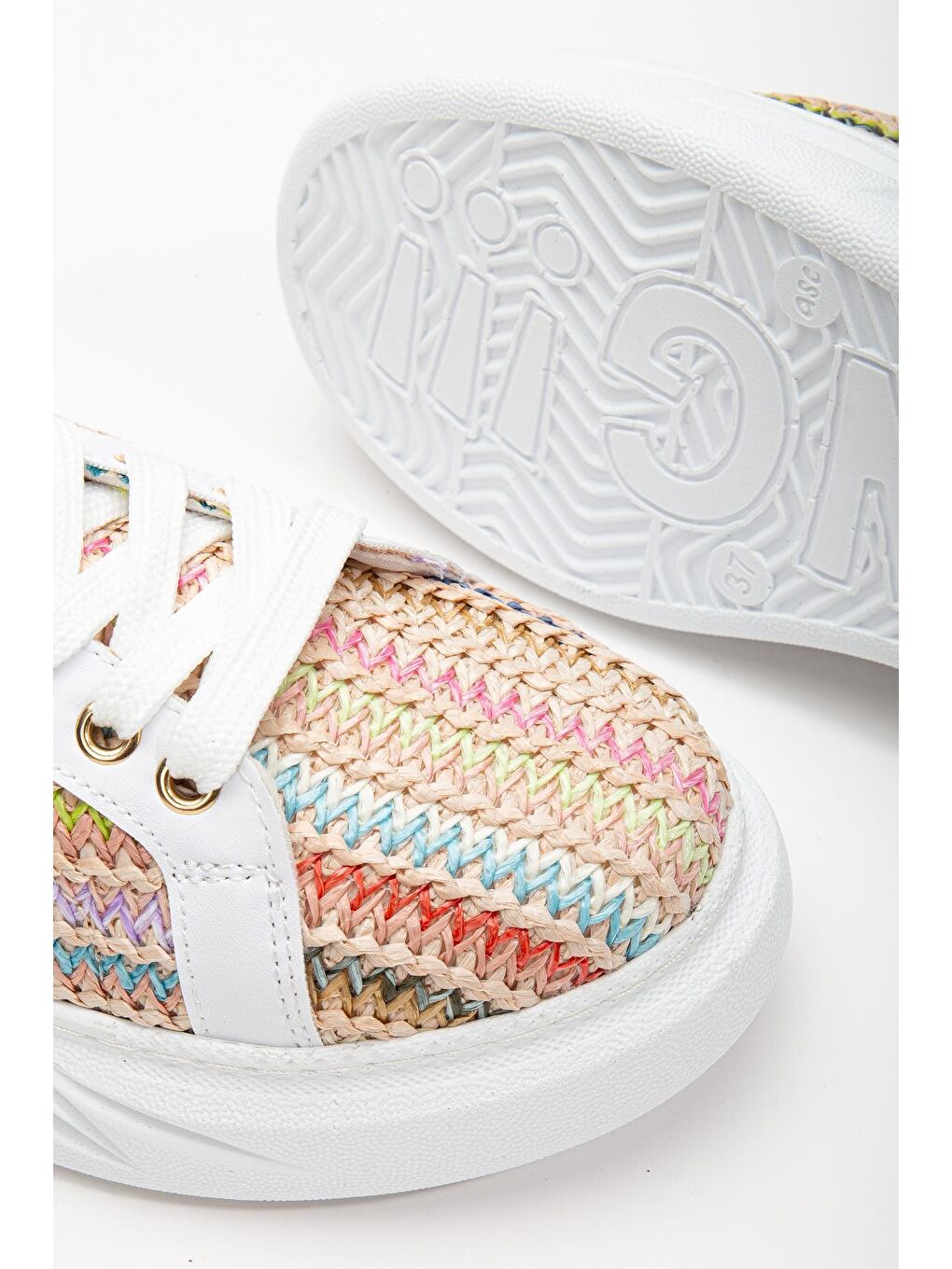 Kadın Rahat Kalıp Zigzag Desenli Bağcıklı Beyaz Spor Ayakkabı-2