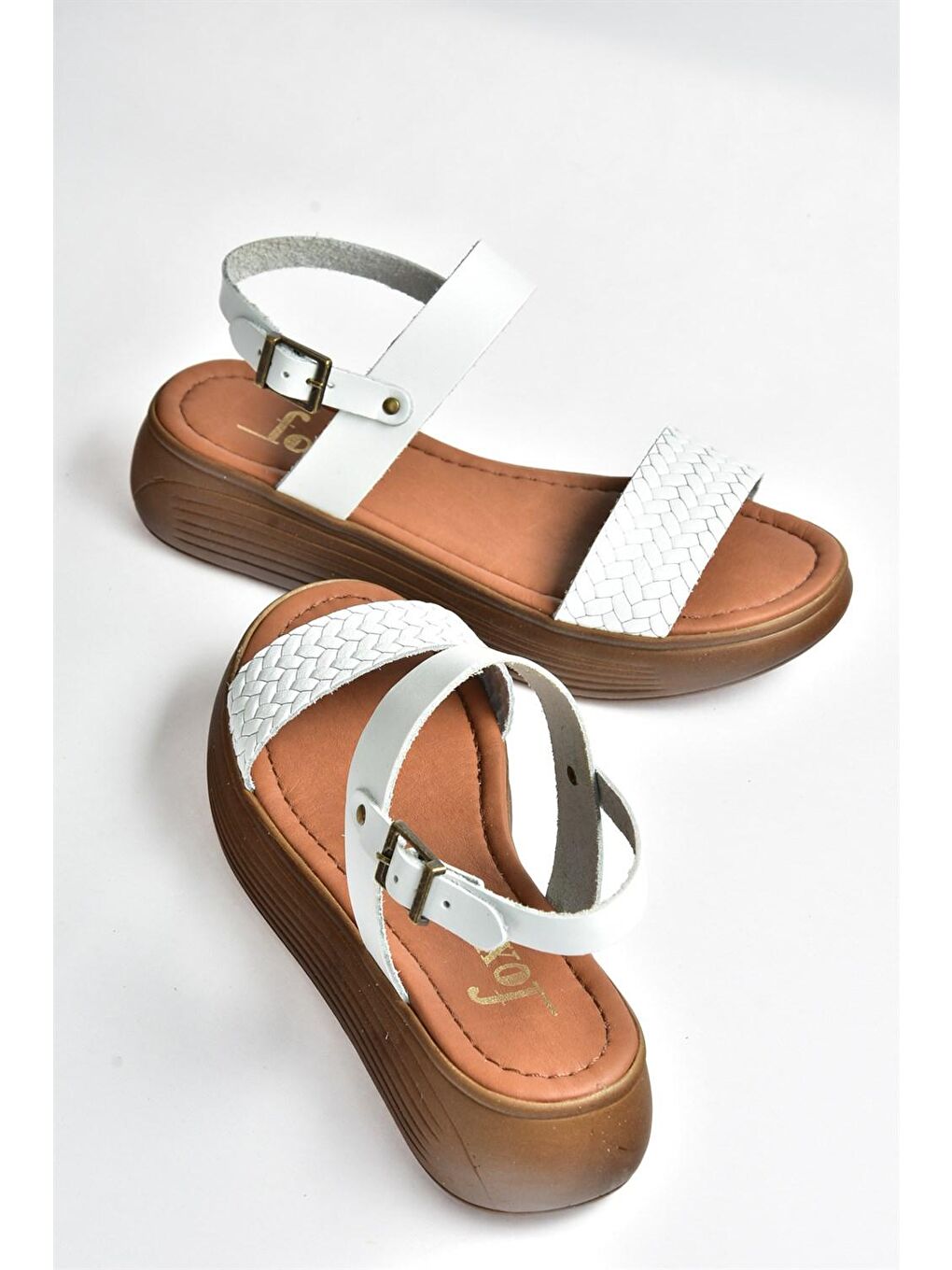 Beyaz Hakiki Deri Örgü Modelli Günlük Kadın Sandalet M291053603-3