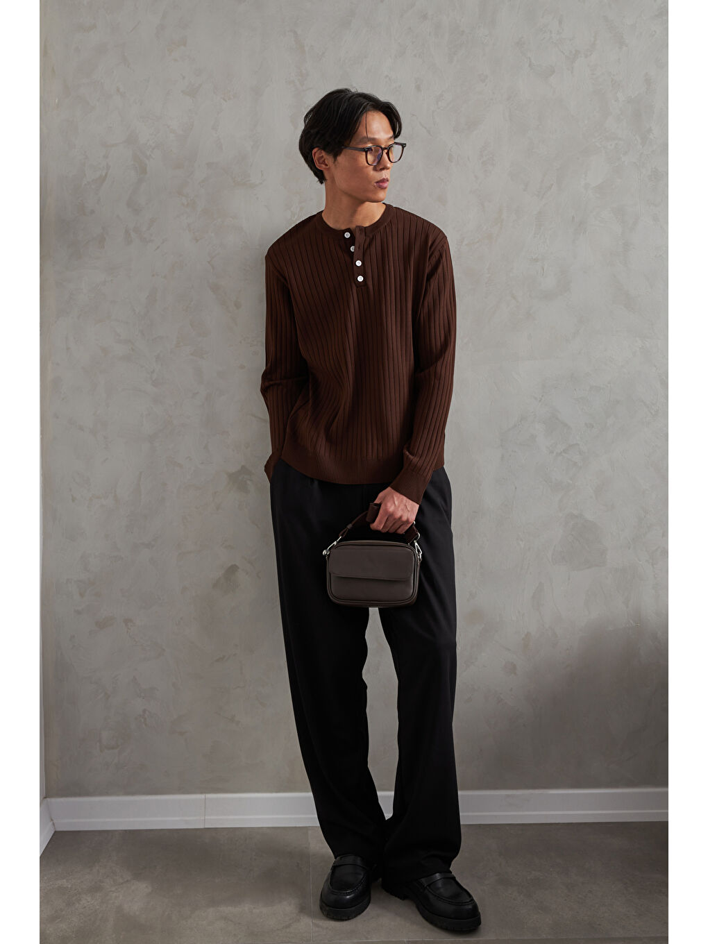 Kahverengi Erkek Fitilli Henley Yaka Düğmeli Triko Kazak-1