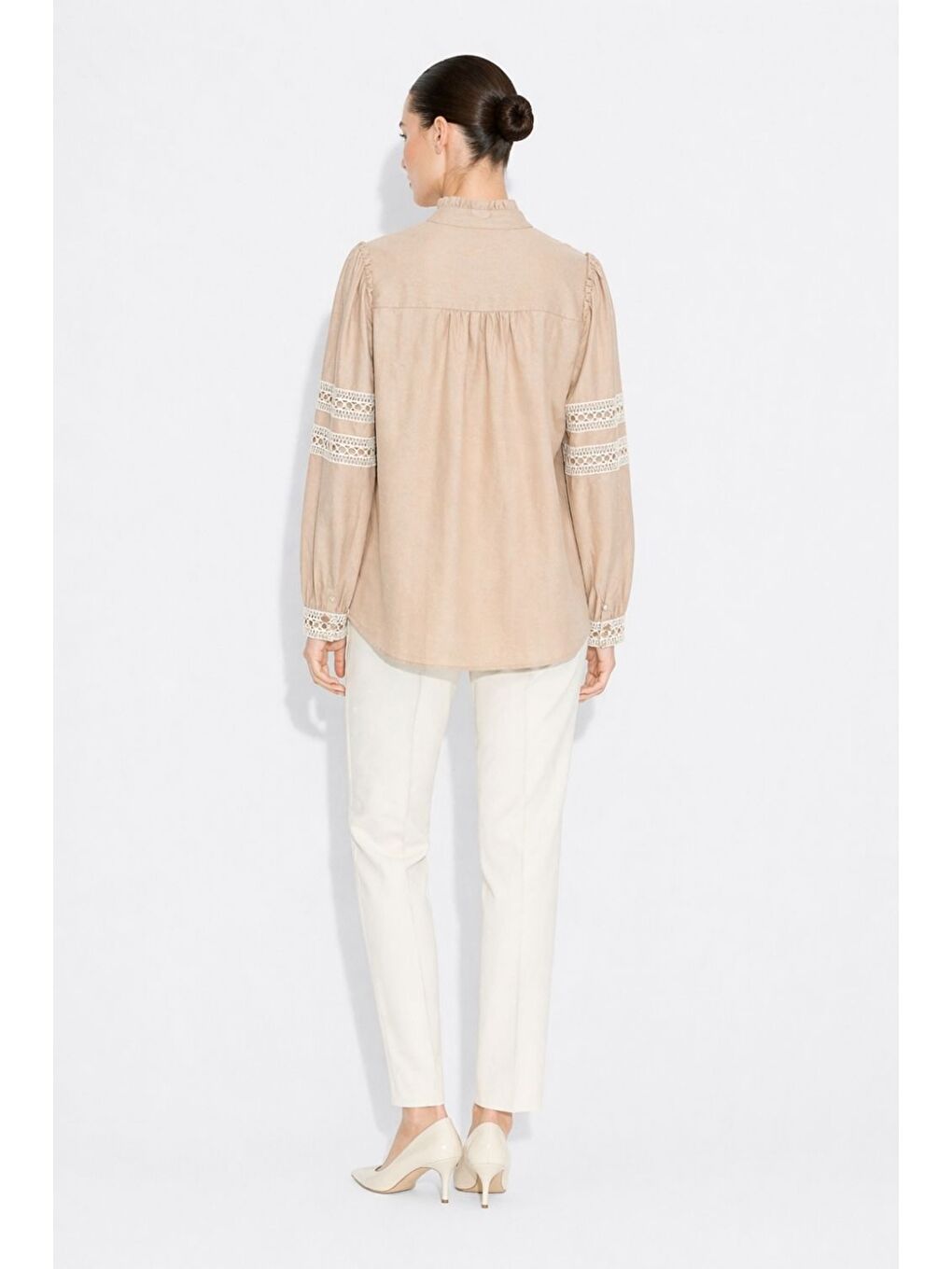 Keten Görünümlü Beyaz Brode Detaylı Bej Tunik-3