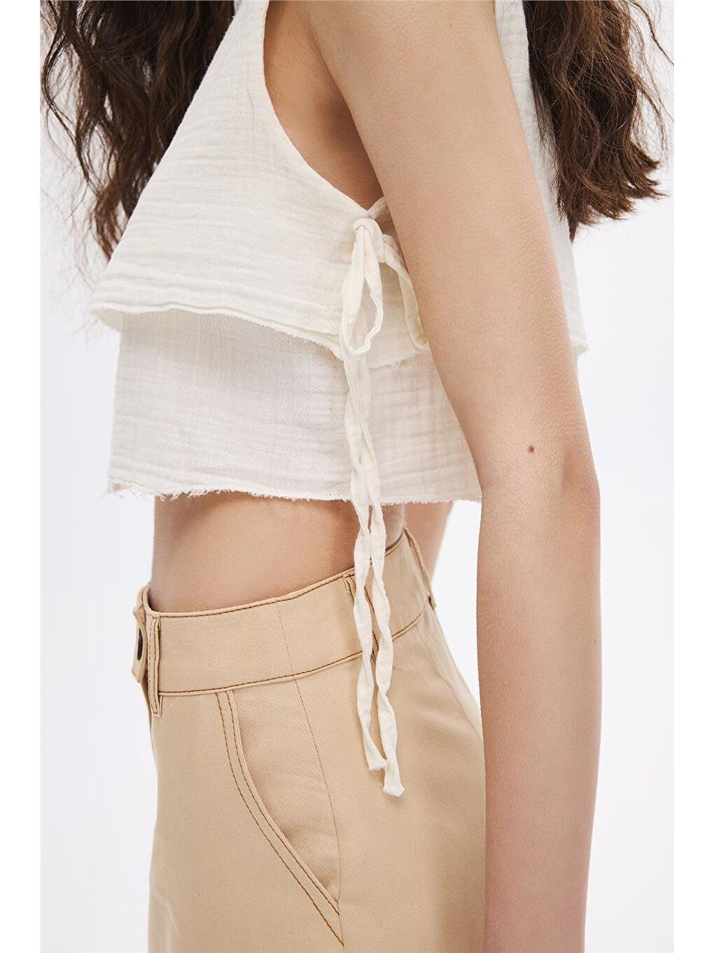 Ekru Yan Bağcıklı Bluz-3