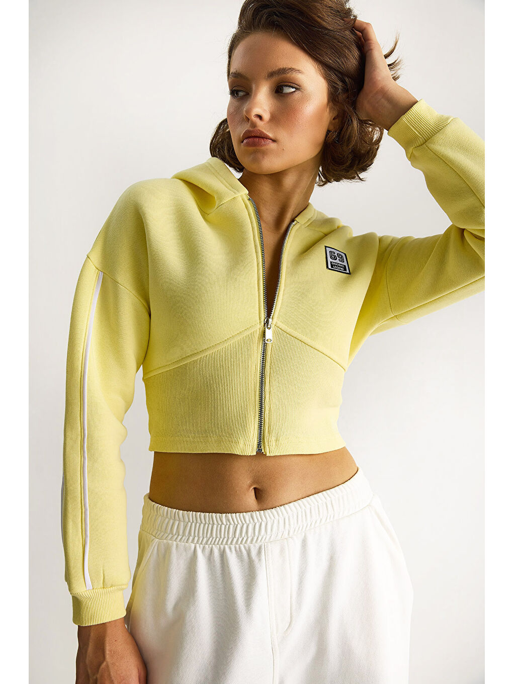 Gri Kadın Kapüşonlu Fermuarlı Korse Detaylı Şardonlu Crop Hırka-4