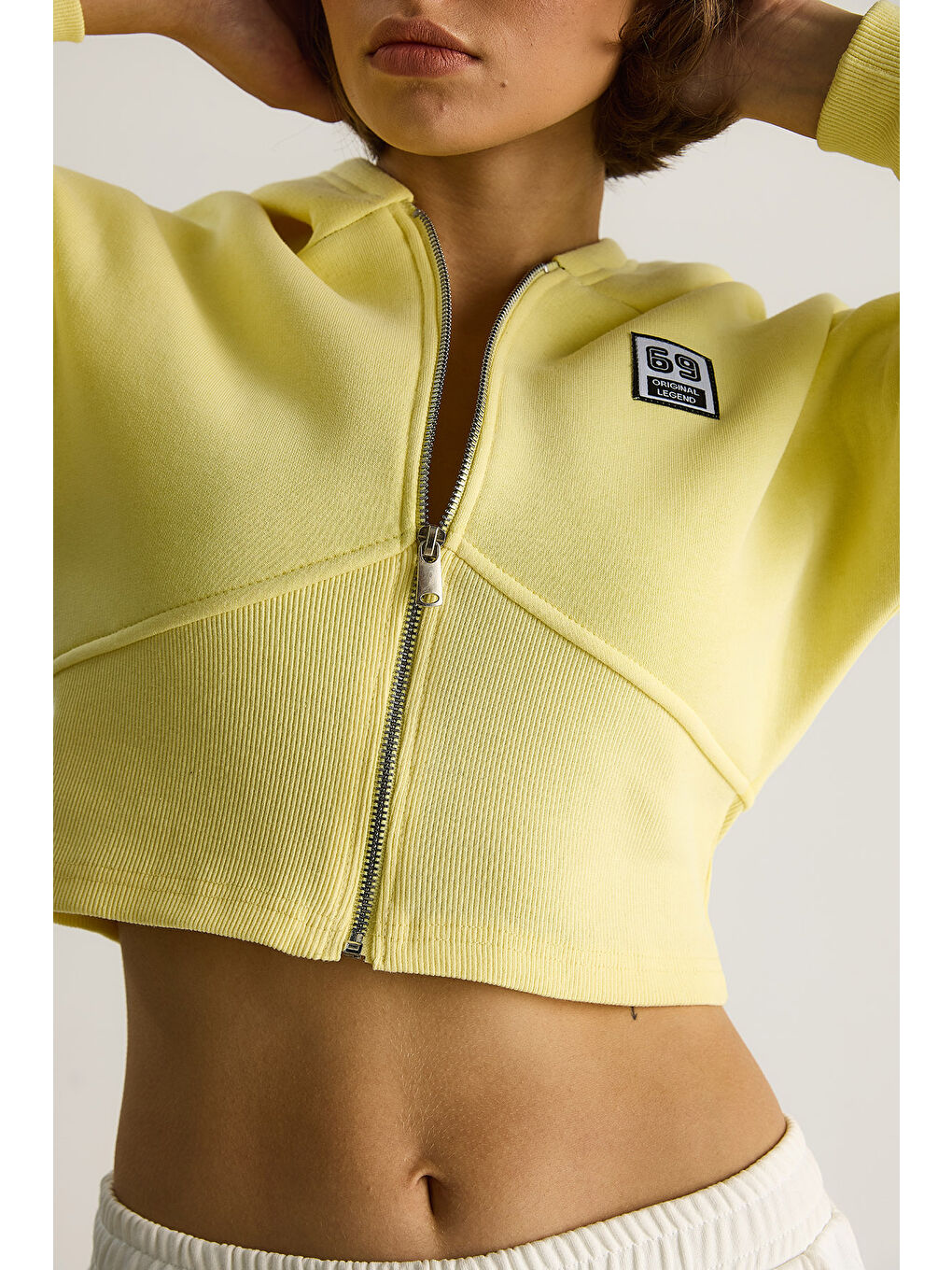 Gri Kadın Kapüşonlu Fermuarlı Korse Detaylı Şardonlu Crop Hırka-5