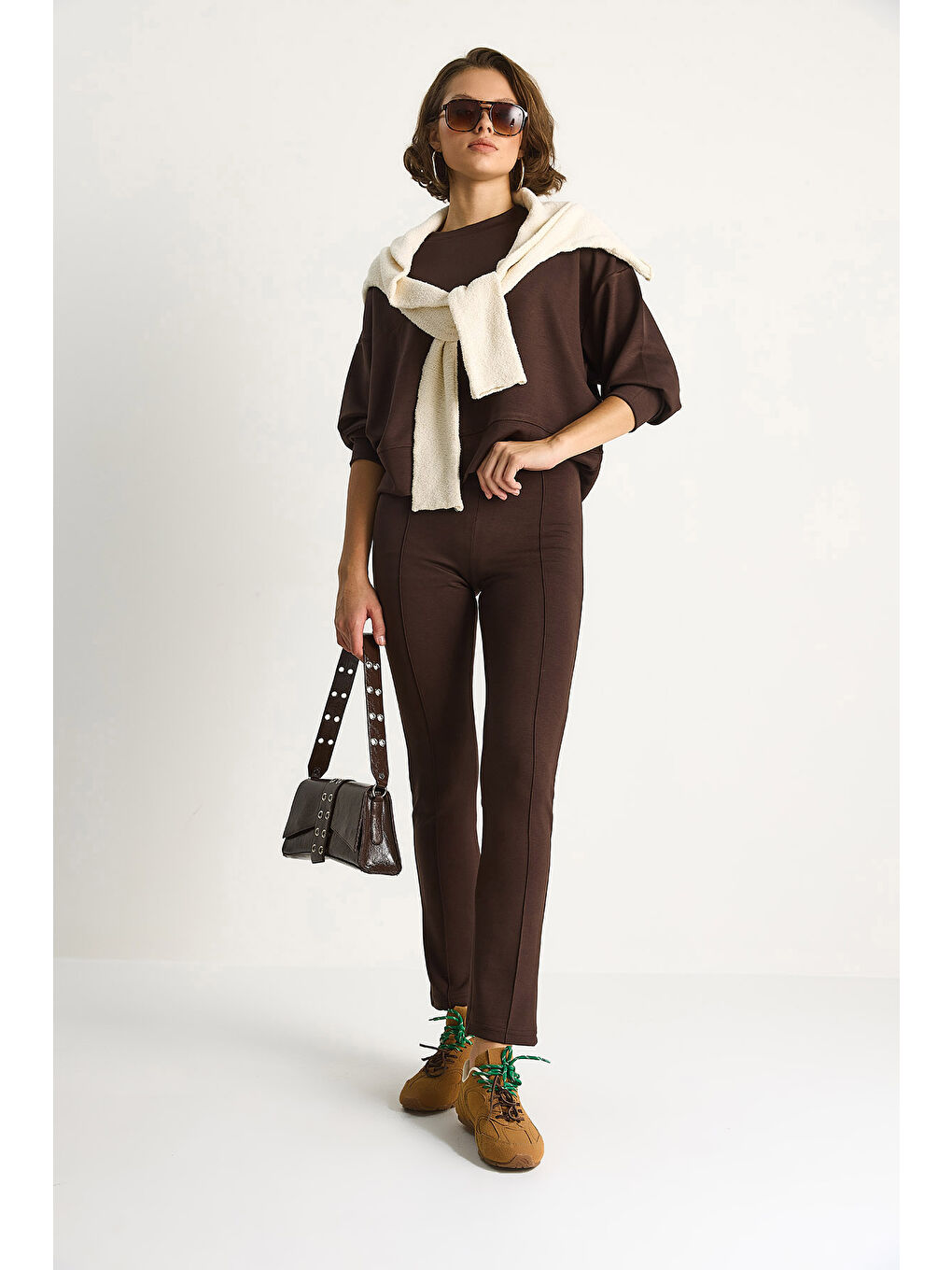 Kahverengi Kadın Yumuşak Dokulu Bisiklet Yaka Oversize Sweat Pantolon Viskon Dalgıç Takım-2