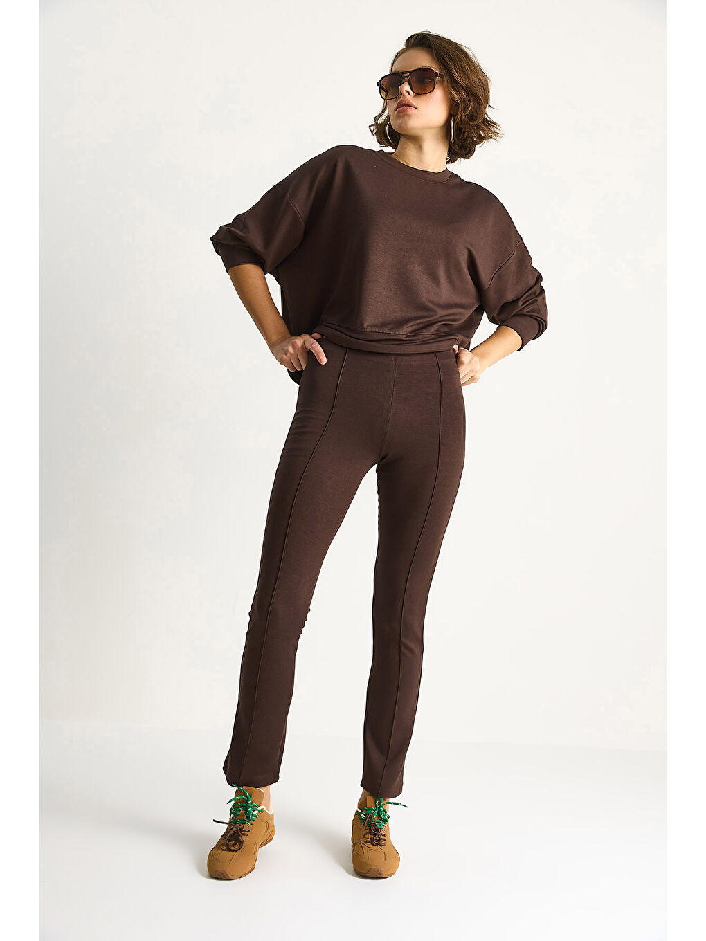 Kahverengi Kadın Yumuşak Dokulu Bisiklet Yaka Oversize Sweat Pantolon Viskon Dalgıç Takım-4