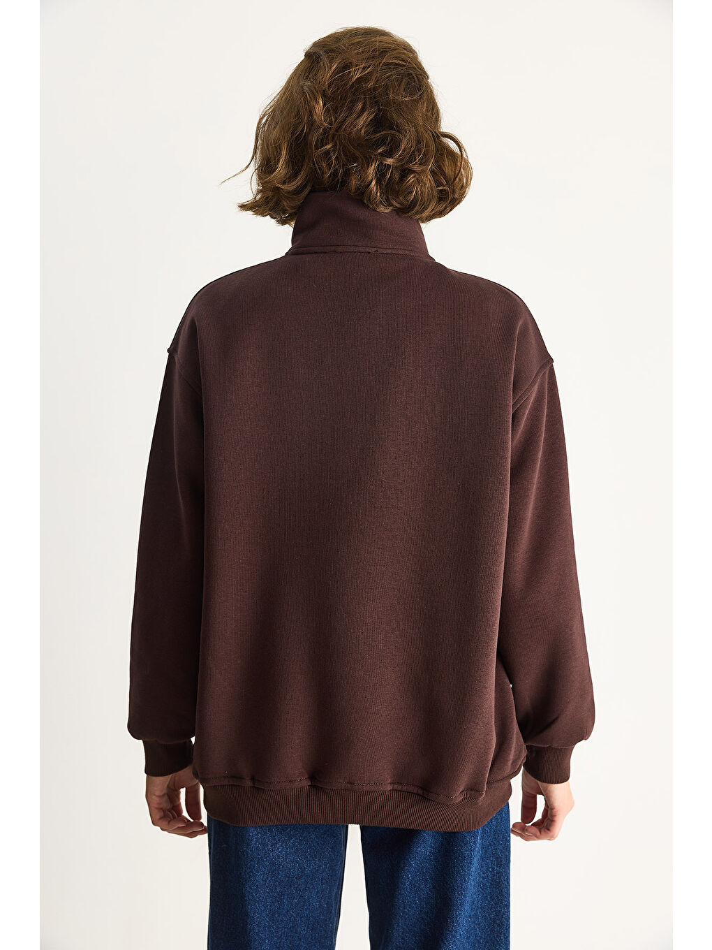 Kahverengi Kadın London İşlemeli Dik Yaka Fermuar Detaylı Şardonlu Oversize Sweatshirt-5