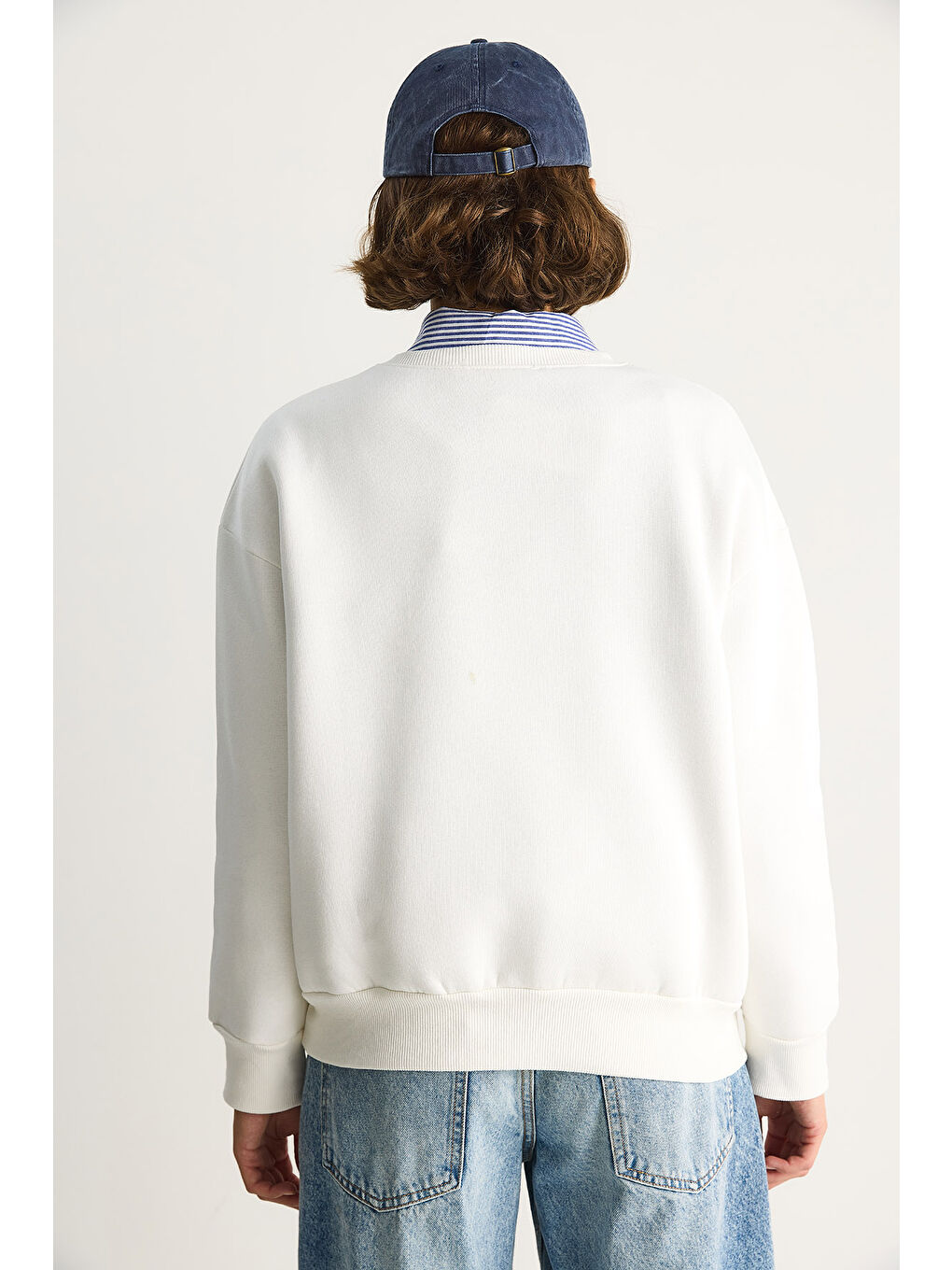 Beyaz Kadın Teddy Nakış İşlemeli Bisiklet Yaka Salaş Sweatshirt-5