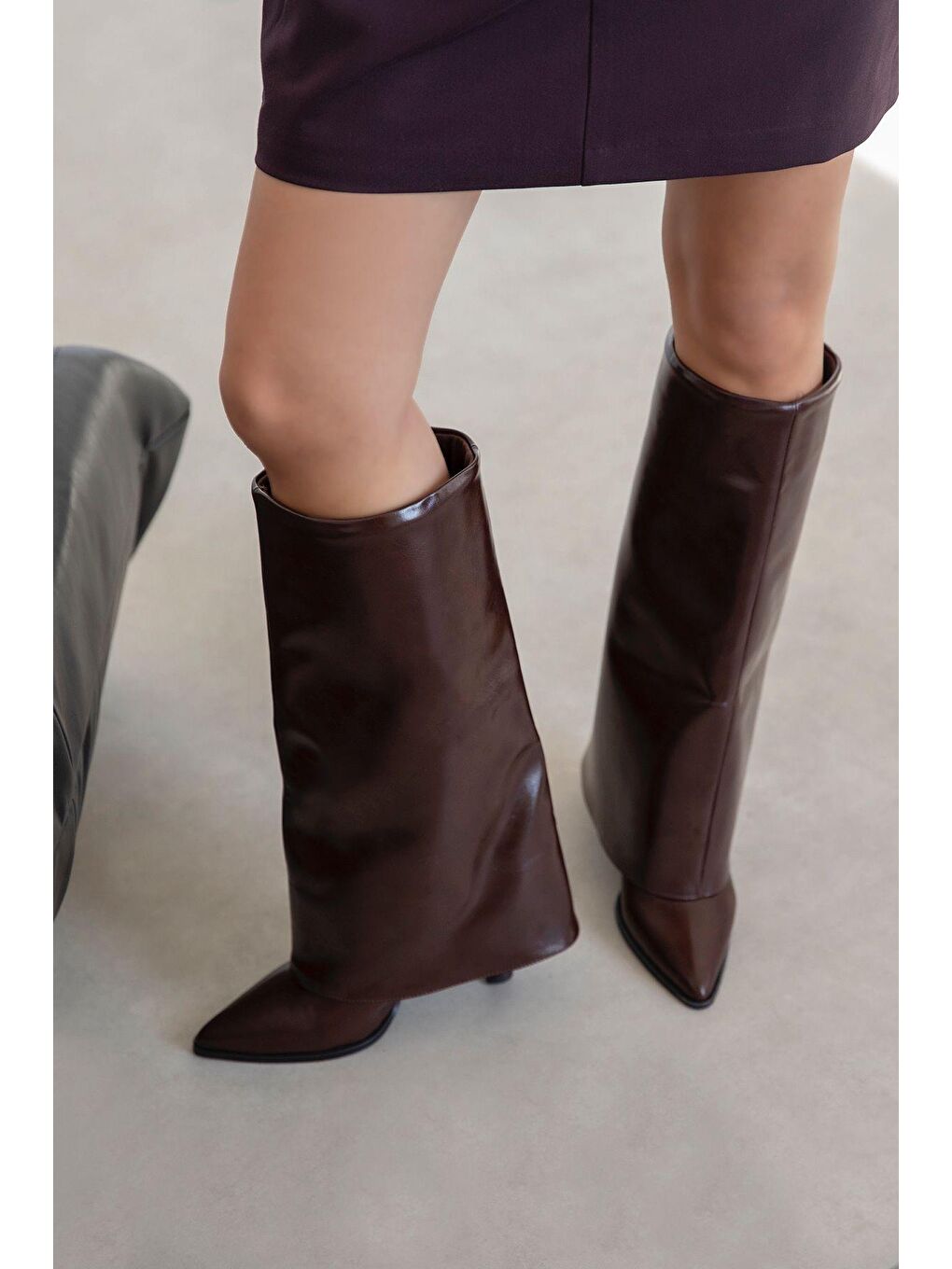 Kahverengi Adelin Kadın Tozluk Detay Kırışık Deri Çizme Kahve-1