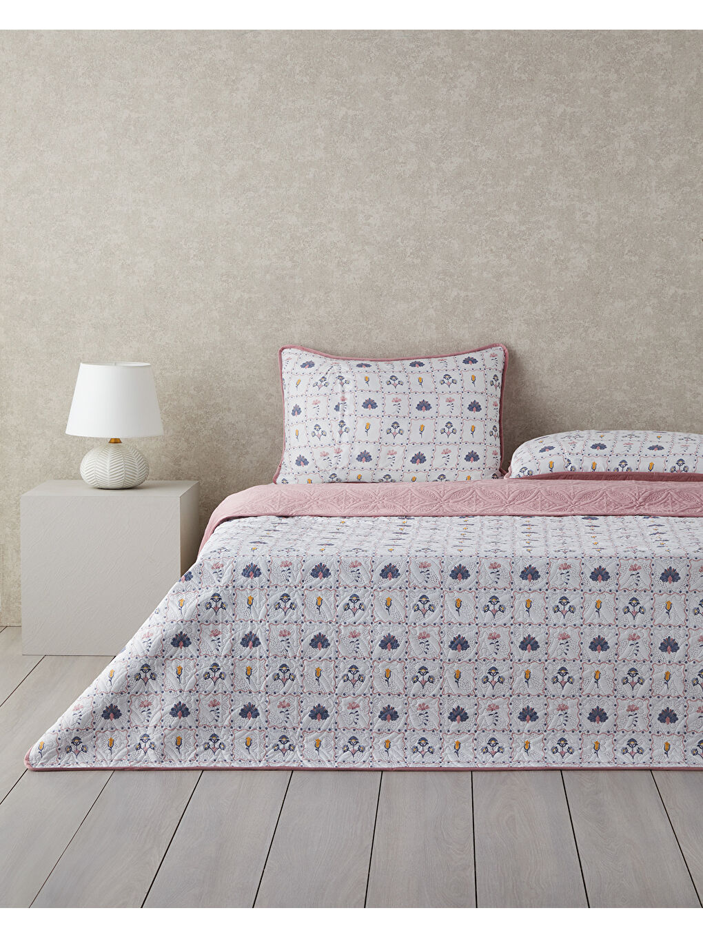 Pembe Ornate Fancy Çift Taraflı Kadife Çift Kişilik Yatak Örtüsü Takımı Gül Kurusu-1