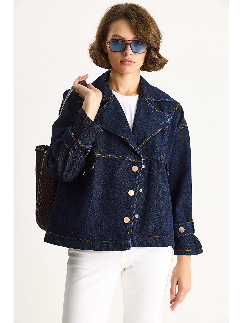 Lacivert Kadın Geniş Yaka Uzun Kollu Ayarlanabilir Manşetli Denim Ceket-1