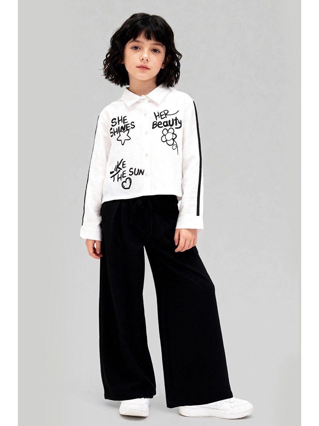 Beyaz Kız Çocuk Pamuklu Ekru Baskılı Gömlek Ve Siyah Kumaş Pantolon Takım-1