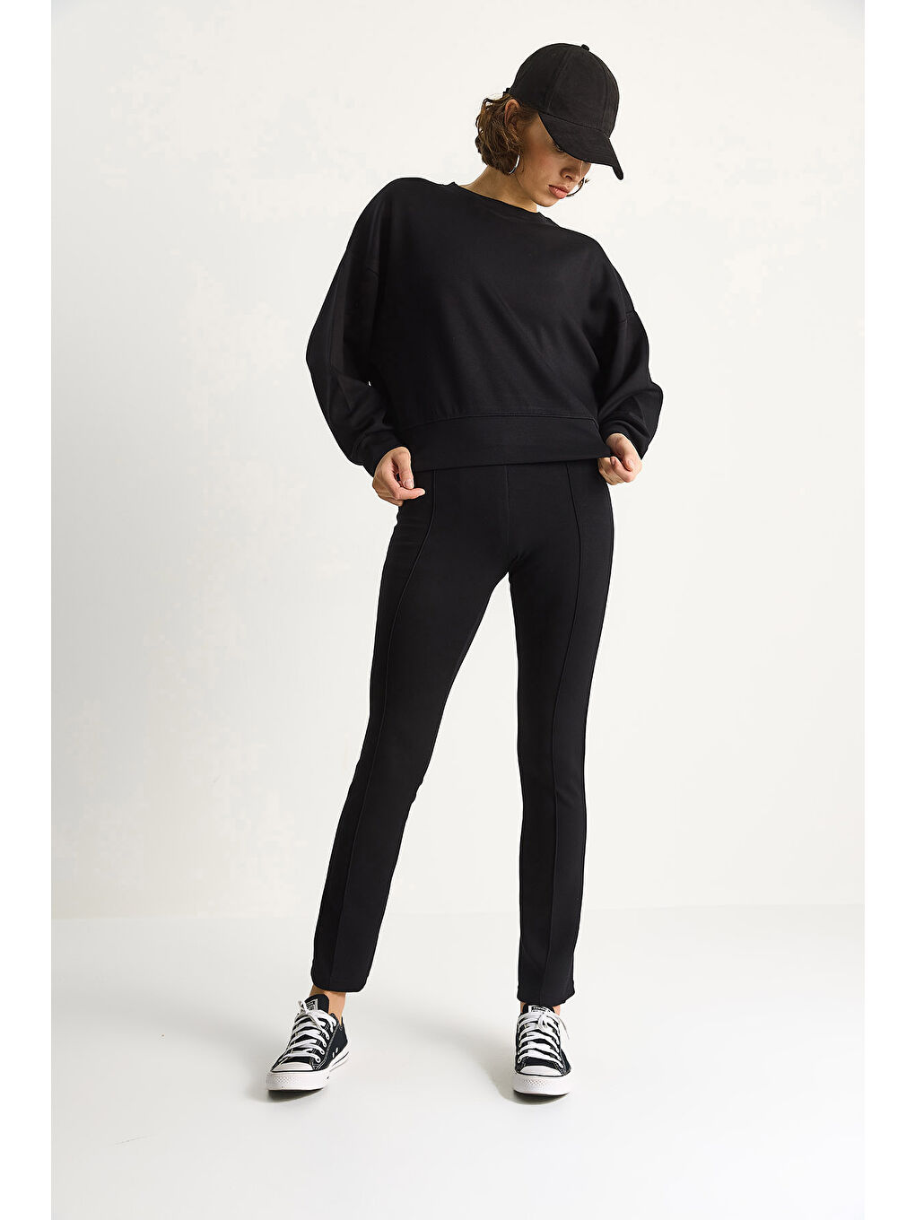 Siyah Kadın Yumuşak Dokulu Bisiklet Yaka Oversize Sweat Pantolon Viskon Dalgıç Takım-3