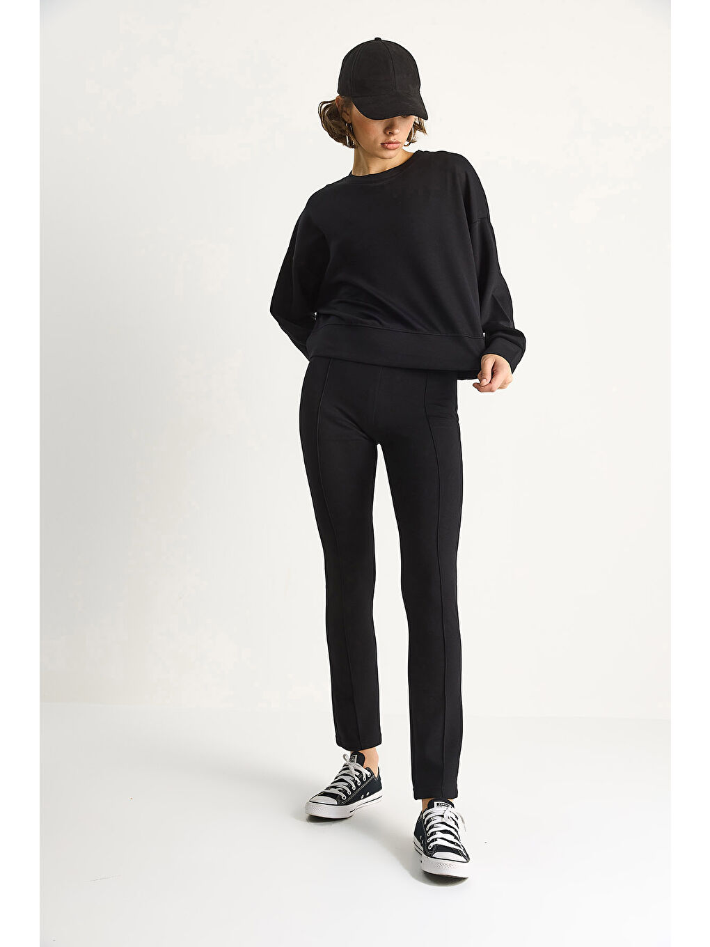 Siyah Kadın Yumuşak Dokulu Bisiklet Yaka Oversize Sweat Pantolon Viskon Dalgıç Takım-4