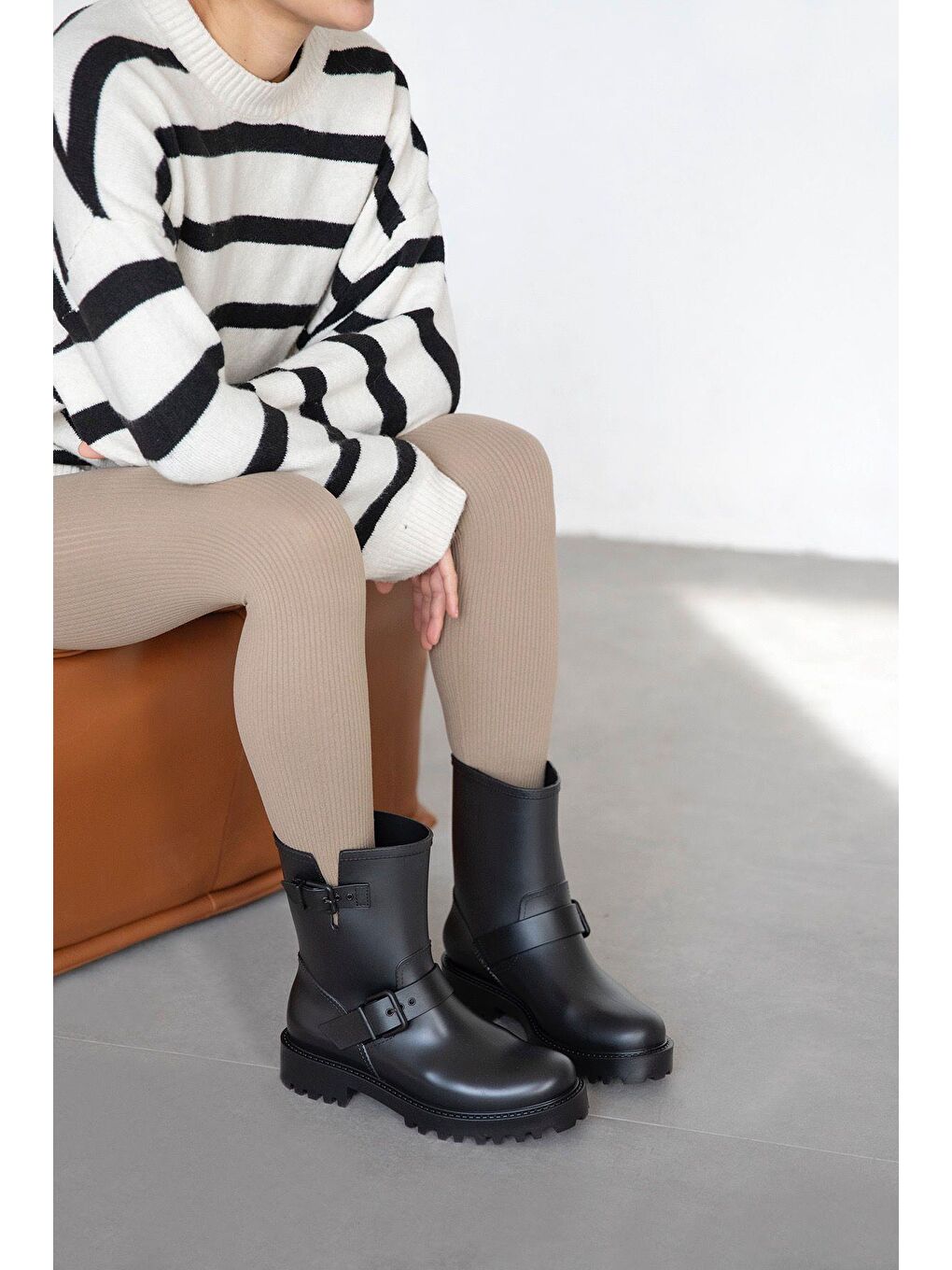 Hudson Plastik Su Geçirmez Kadın Bot Siyah-1