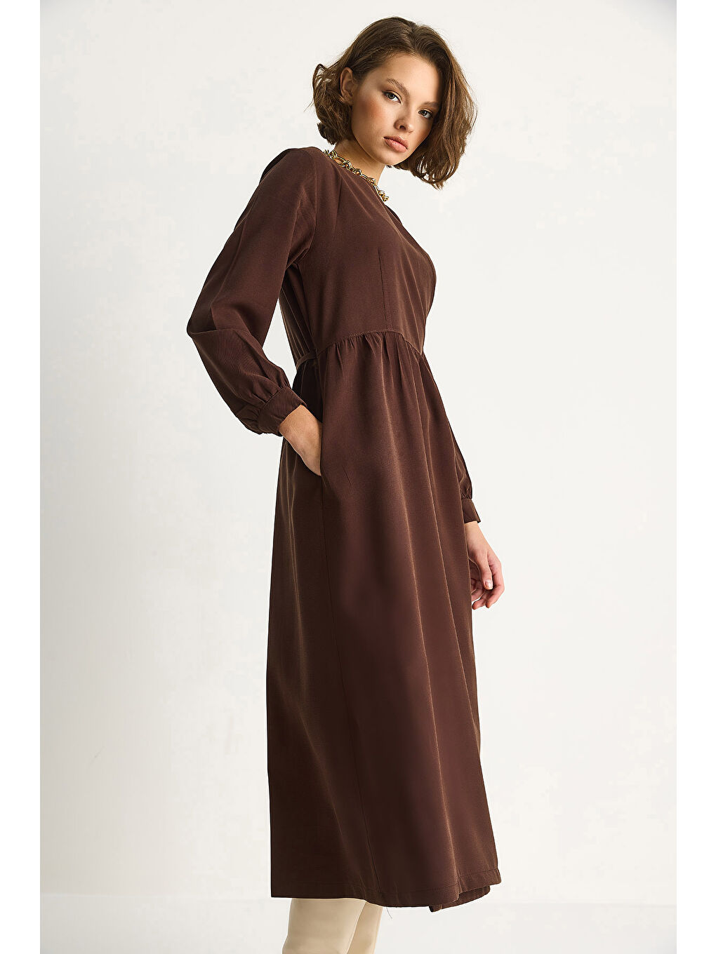 Kahverengi Kadın Kruvaze Kapamalı Cep Detaylı Modal Uzun Elbise-5
