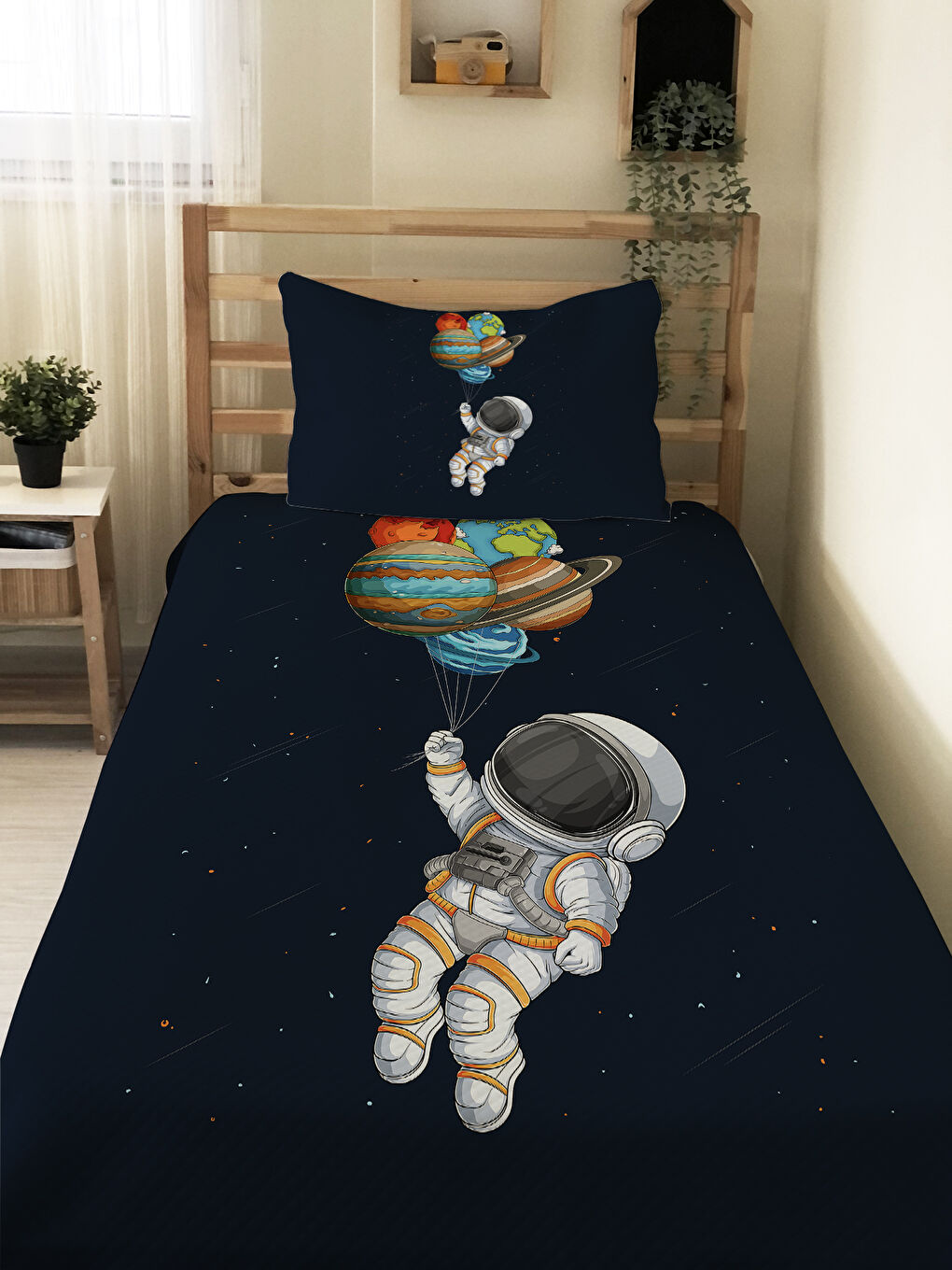 Karışık Astronot Desenli Çocuk Pike Takımı - 160x220 Cm Pike 50x70 Cm Yastık Kılıfı