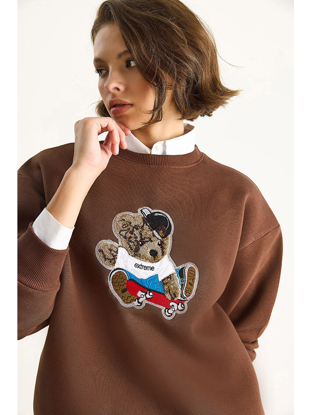 Kahverengi Kadın Teddy Nakış İşlemeli Bisiklet Yaka Salaş Sweatshirt-5