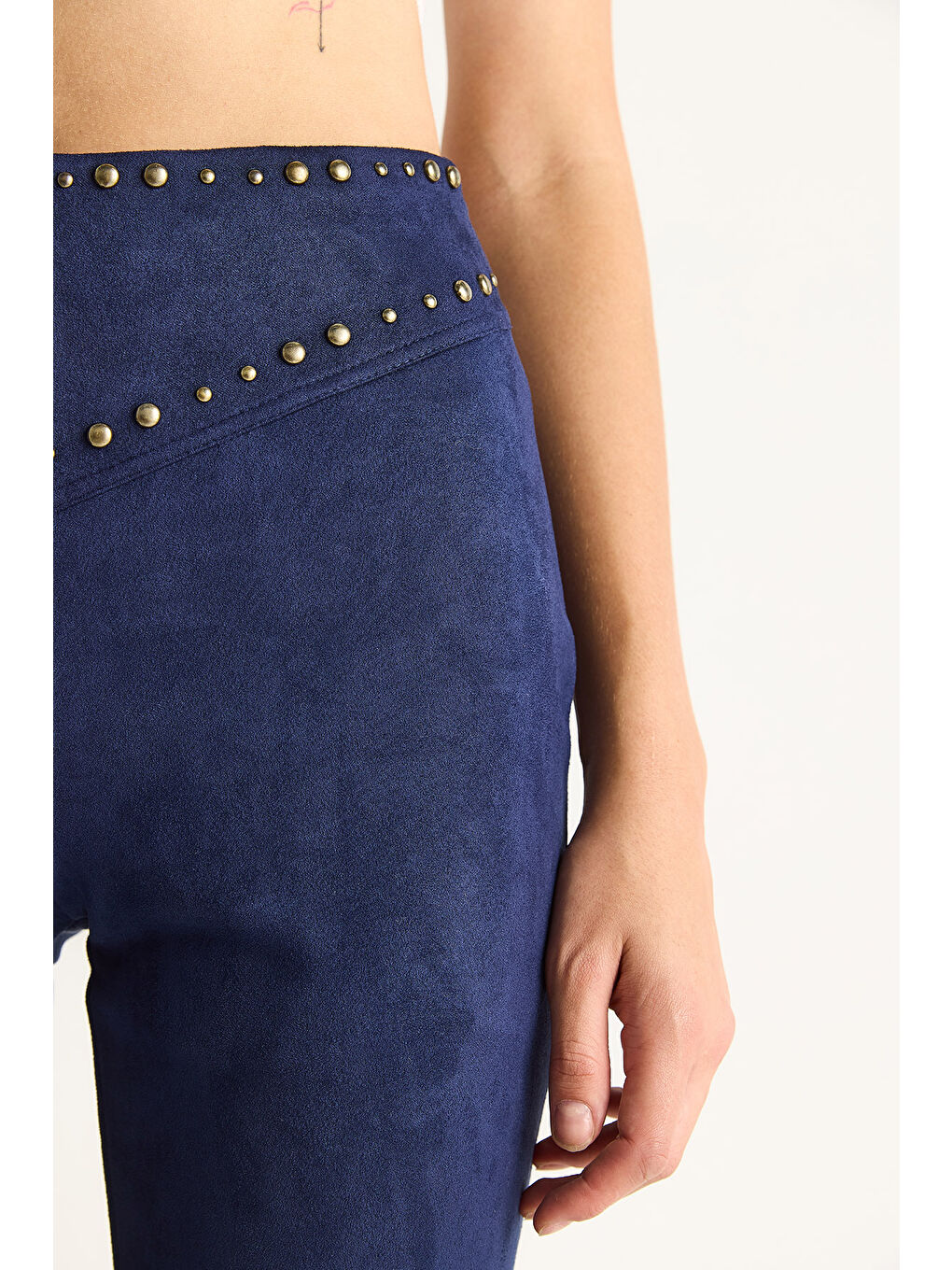 Lacivert Kadın Metal Detaylı Suni Süet İspanyol Paça Pantolon-4