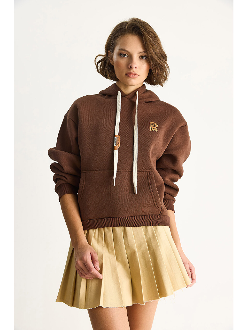 Kahverengi Kadın Nakış İşlemeli Kanguru Cepli Kapüşonlu Şardonlu Salaş Sweatshirt-2