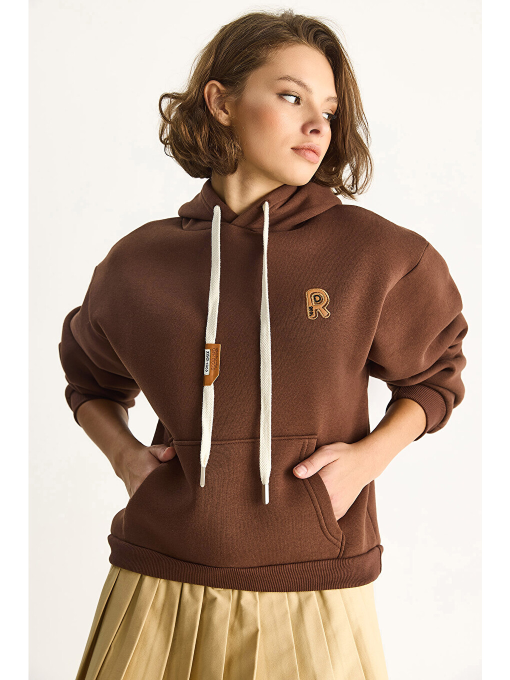 Kahverengi Kadın Nakış İşlemeli Kanguru Cepli Kapüşonlu Şardonlu Salaş Sweatshirt-3