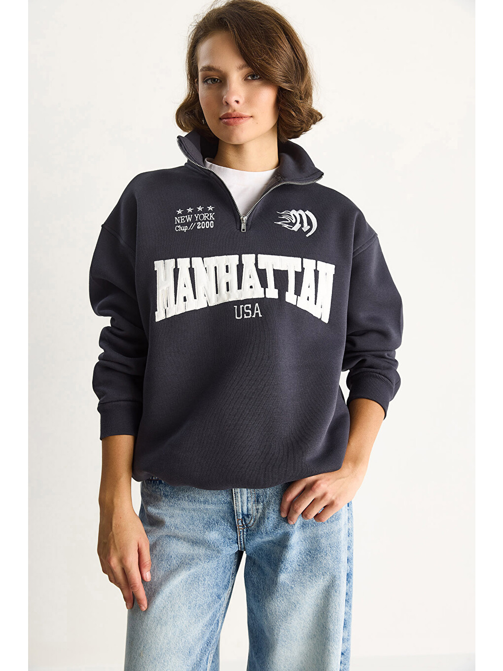 Gri Kadın Nakışlı Yarım Fermuarlı Polo Yaka Şardonlu Oversize Sweatshirt-3