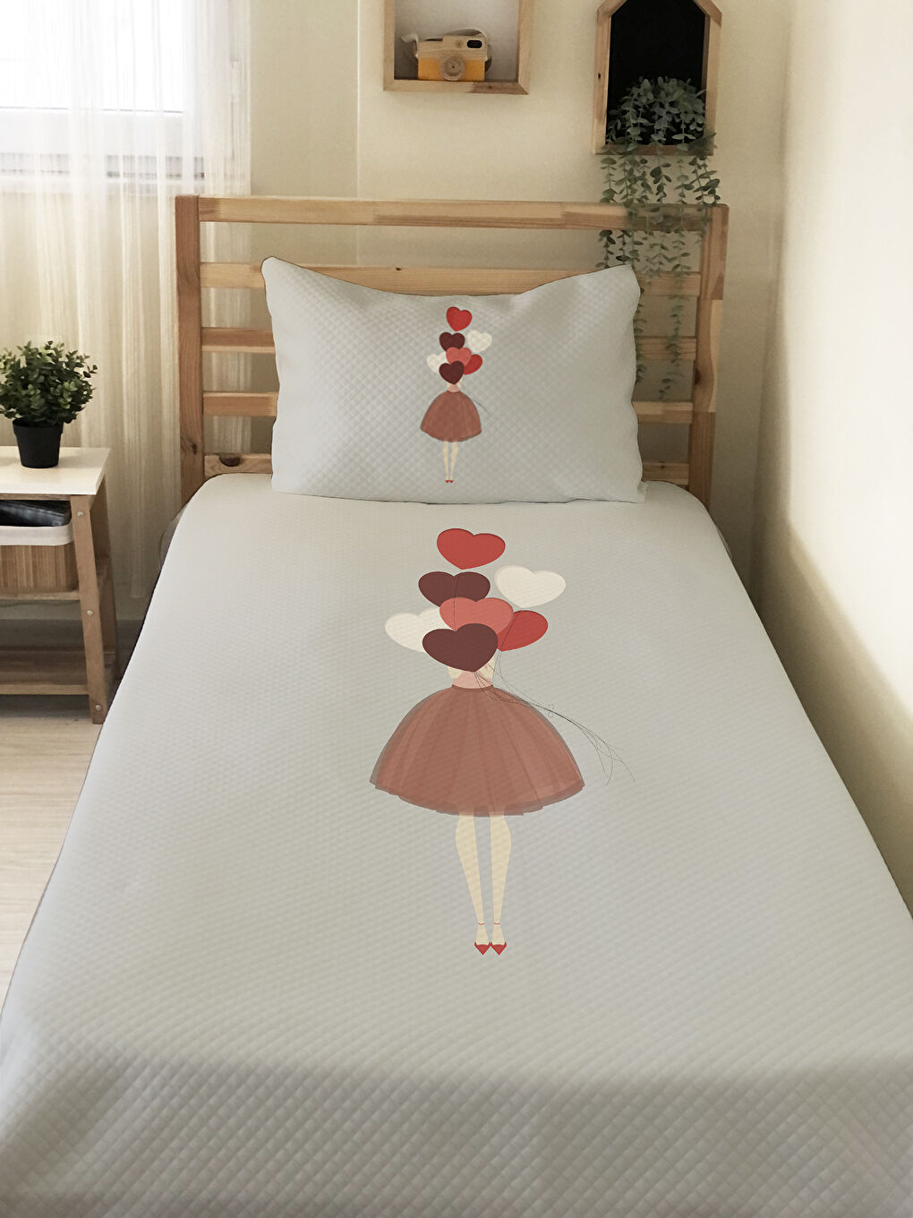 Karışık Kalpli Kız Desenli Çocuk Pike Takımı - 160x220 Cm Pike 50x70 Cm Yastık Kılıfı