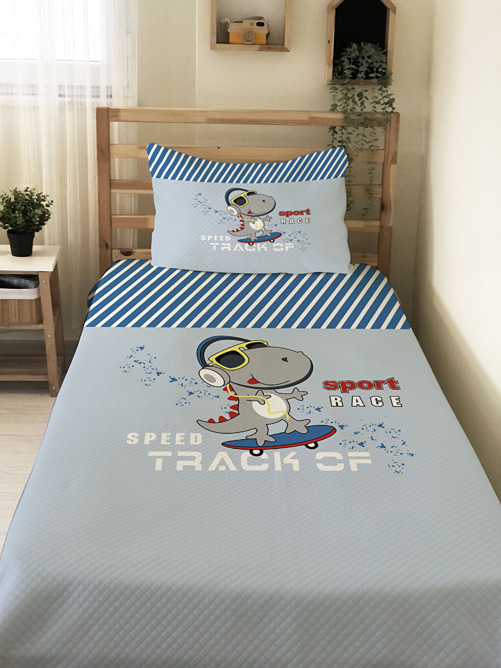 Karışık Dinozor Desenli Çocuk Pike Takımı - 160x220 Cm Pike 50x70 Cm Yastık Kılıfı