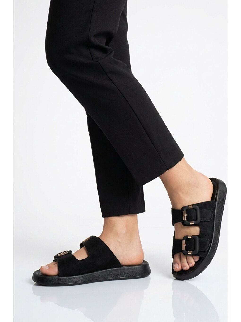 Siyah Süet Çift Bantlı Hafif Kadın Terlik 513089 Z