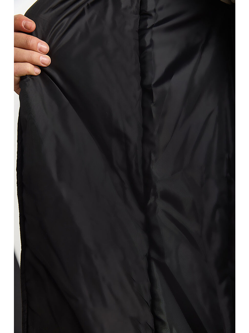 Siyah Kadın Kuşaklı Şal Yaka Kapitone Kaban-5