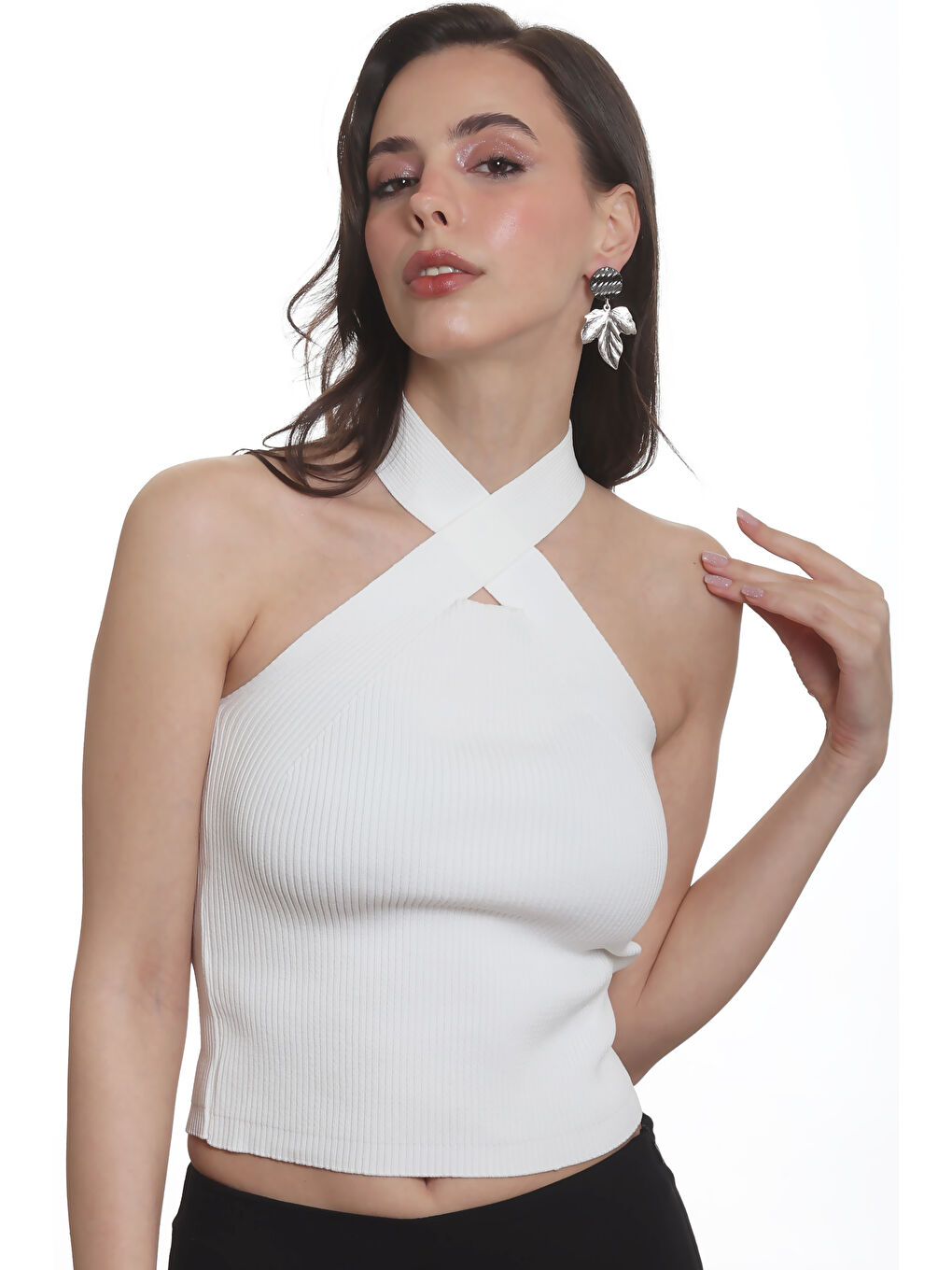 Gri Kadın Çivili Model Yaprak Formlu Küpe-6